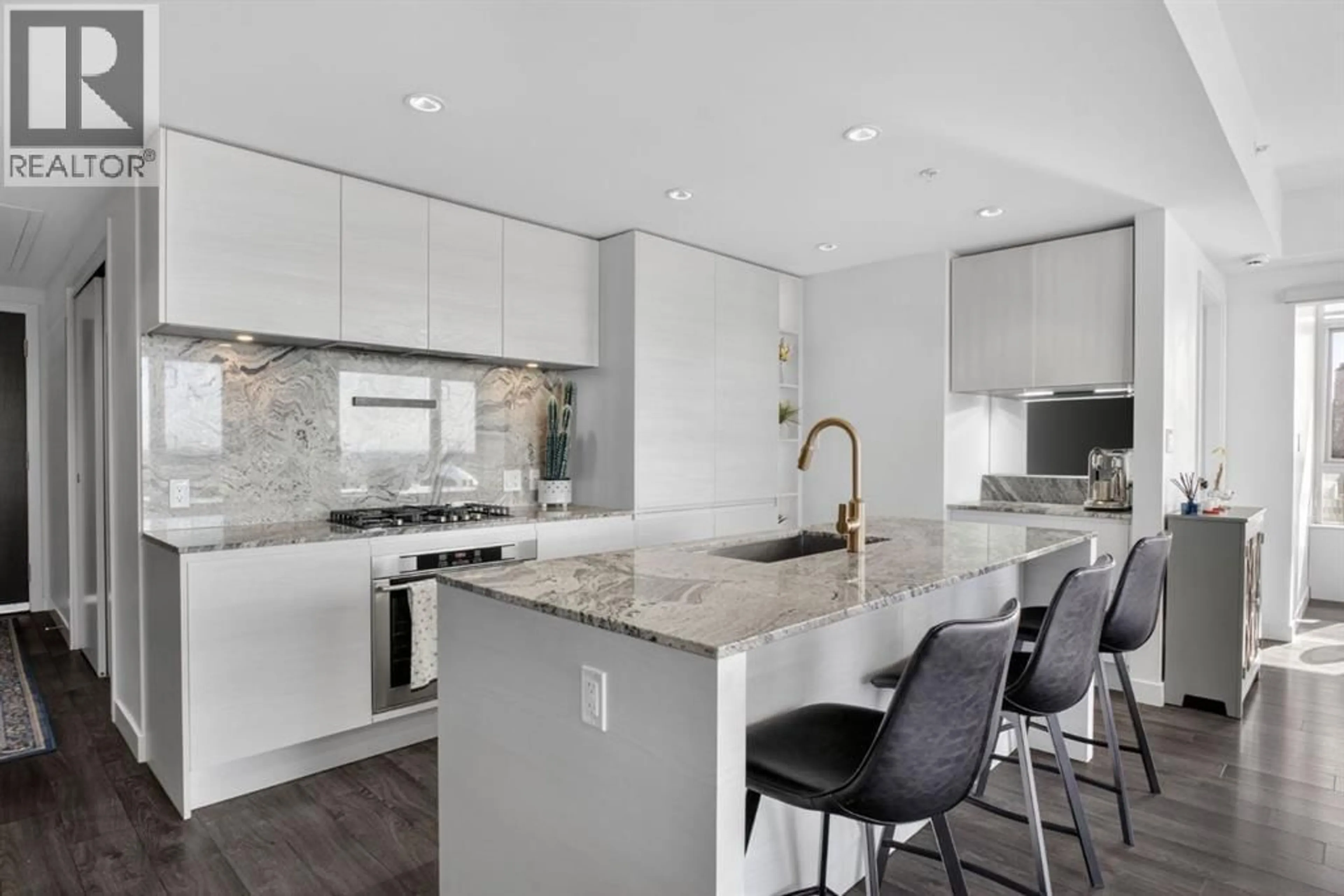 Contemporary kitchen, ceramic/tile floor for 310 12 AVENUE SOUTHWEST, Calgary Alberta T2R1B5