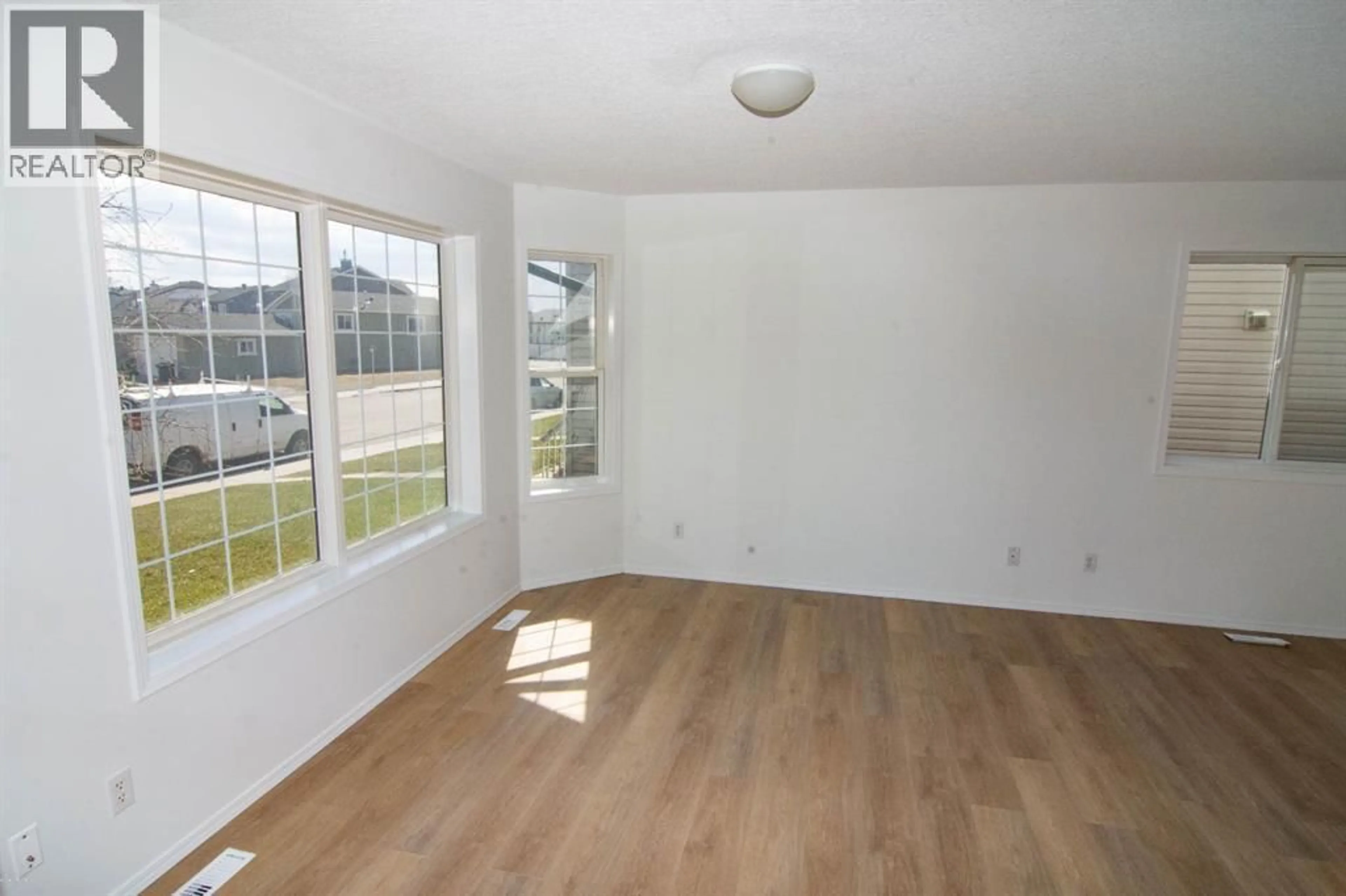 A pic of a room for 5320 MARTIN CROSSING DRIVE NORTHEAST, Calgary Alberta T3J3T2