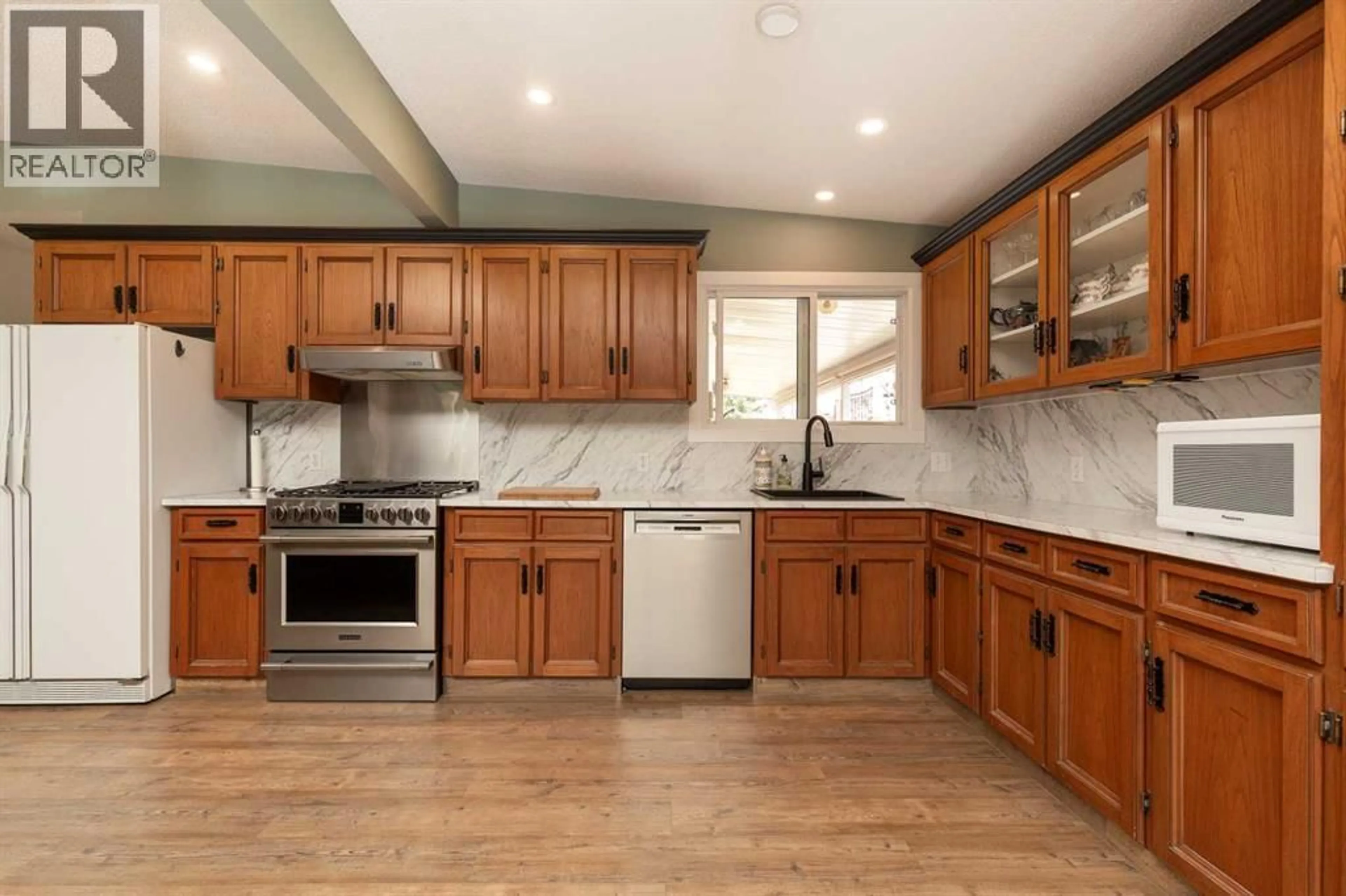 Open concept kitchen, unknown for 321 NORMANDY ROAD SOUTH, Lethbridge Alberta T1J3X9