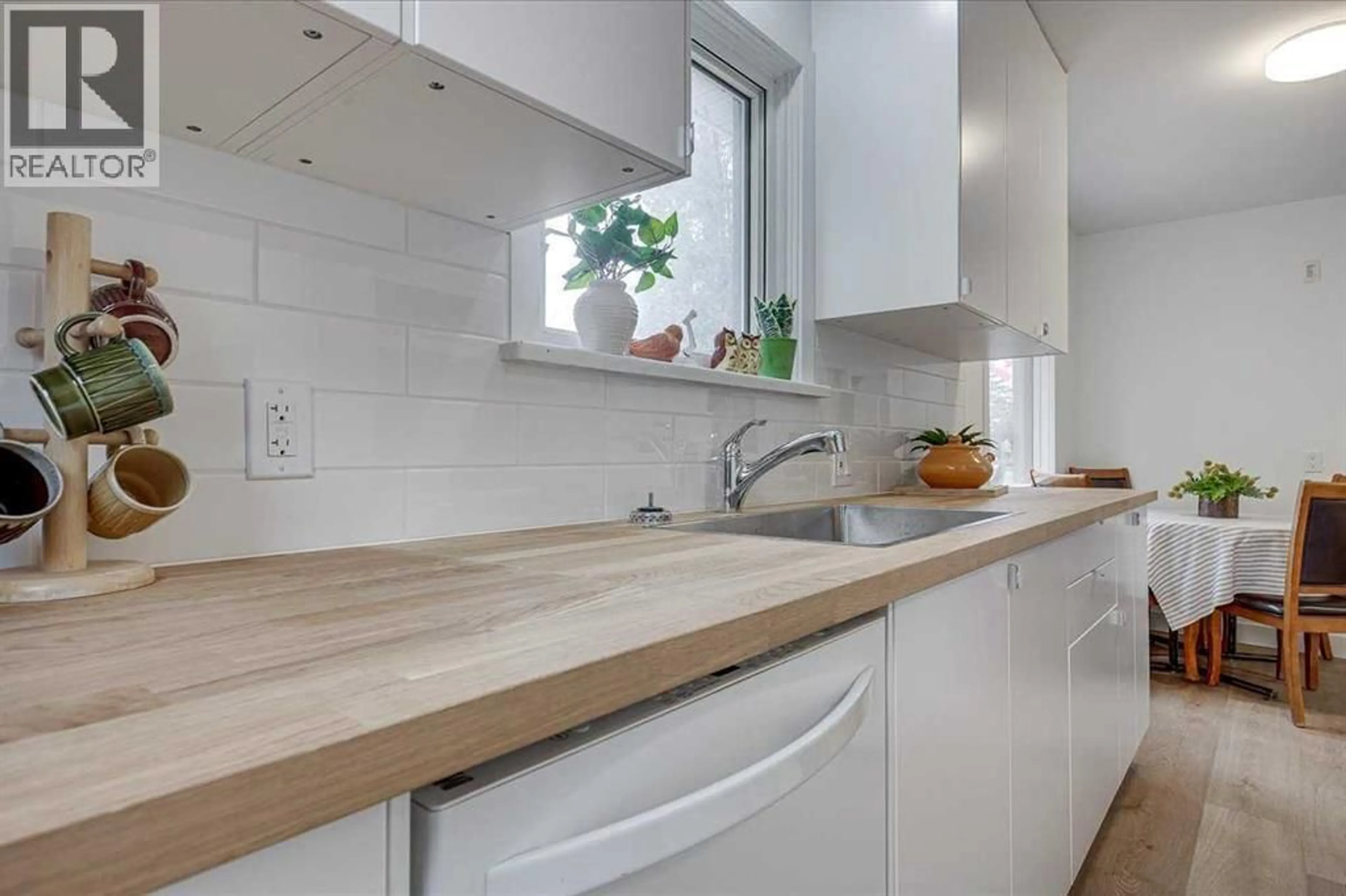 Standard kitchen, unknown for 4018 47 STREET, Red Deer Alberta T4N1P2