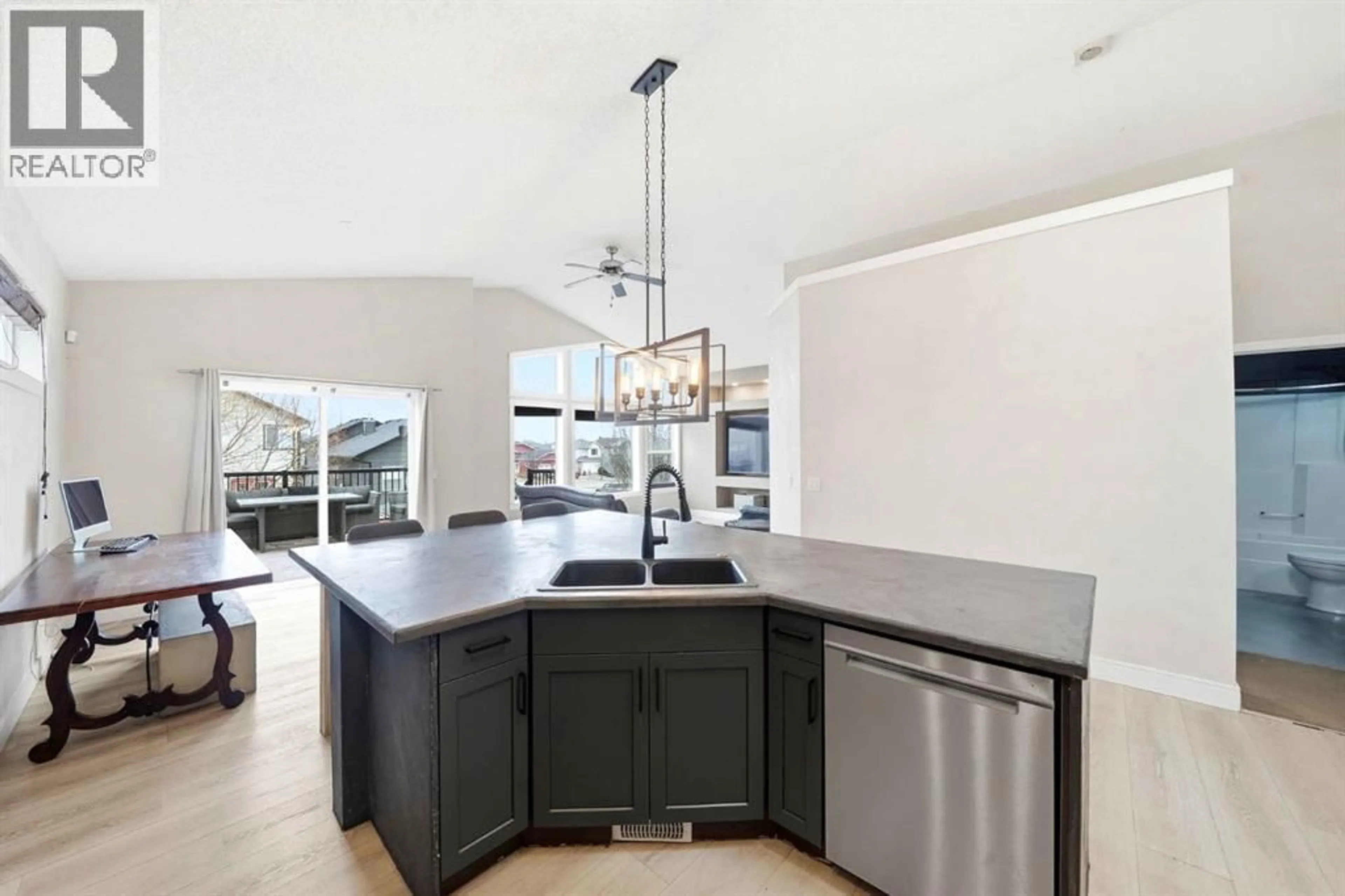 Open concept kitchen, unknown for 165 THORNFIELD CLOSE SOUTHEAST, Airdrie Alberta T4A2K8
