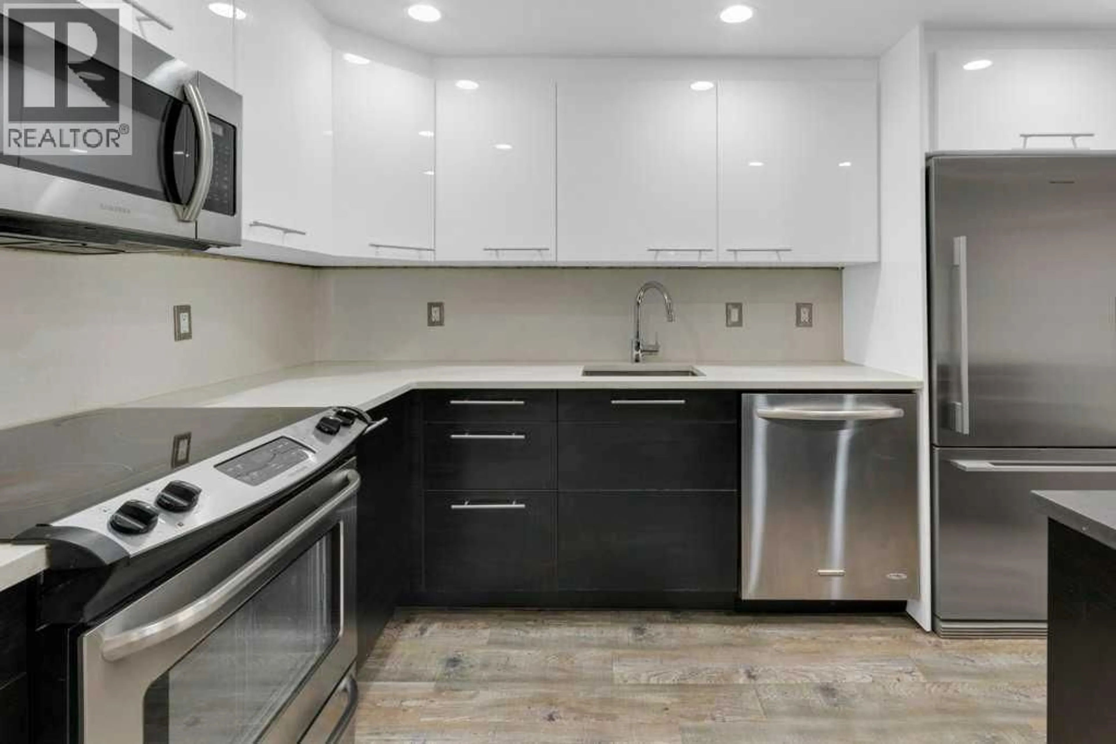 Unknown for 3402 PARKDALE BOULEVARD NORTHWEST, Calgary Alberta T2N3T4