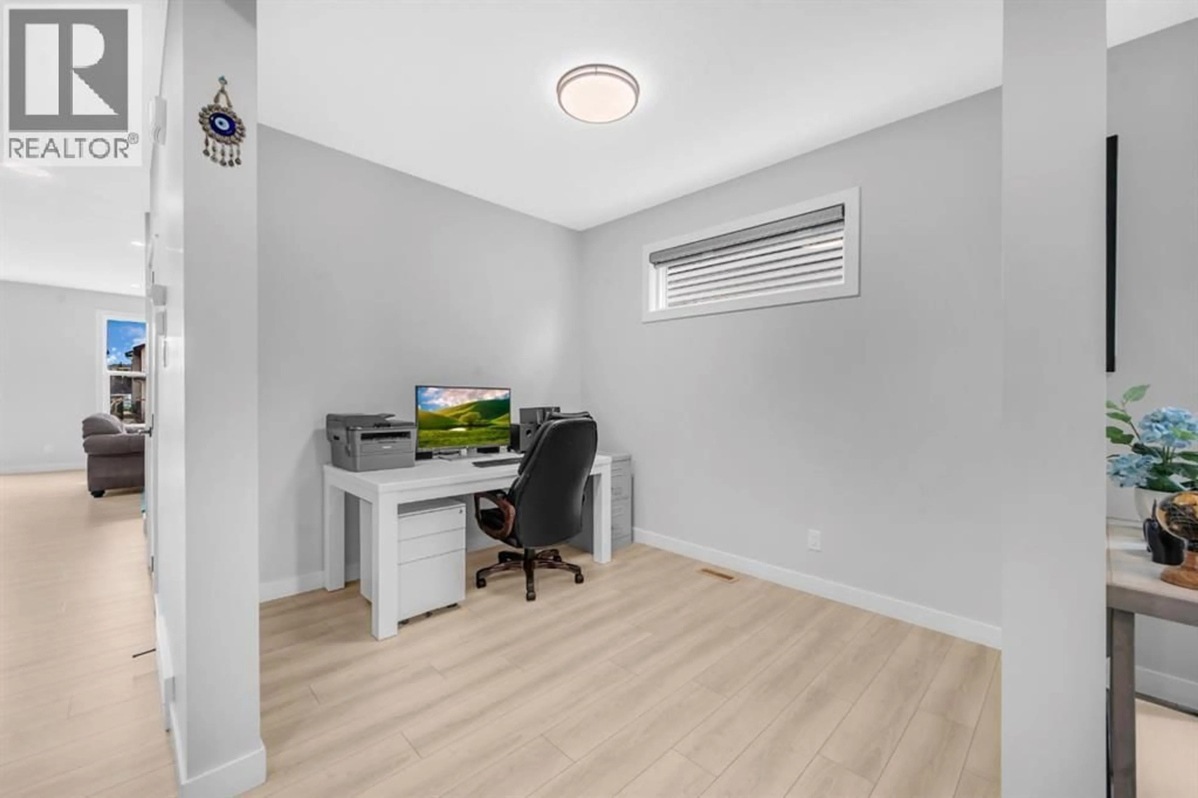 A pic of a room for 945 MIDTOWN AVENUE SOUTHWEST, Airdrie Alberta T4B4V8