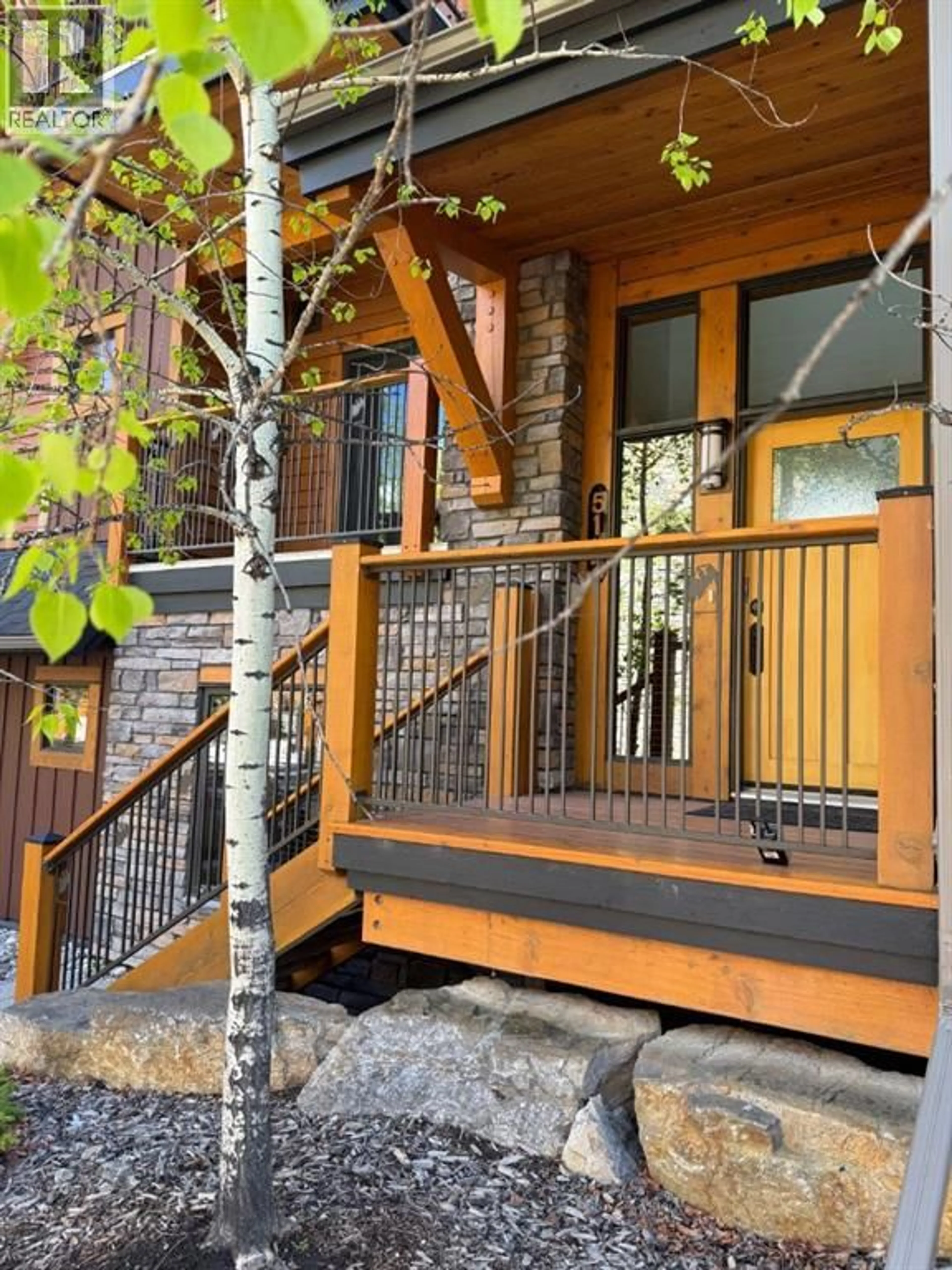 Indoor entryway for 101 STEWART CREEK LANDING, Canmore Alberta T1W0E3