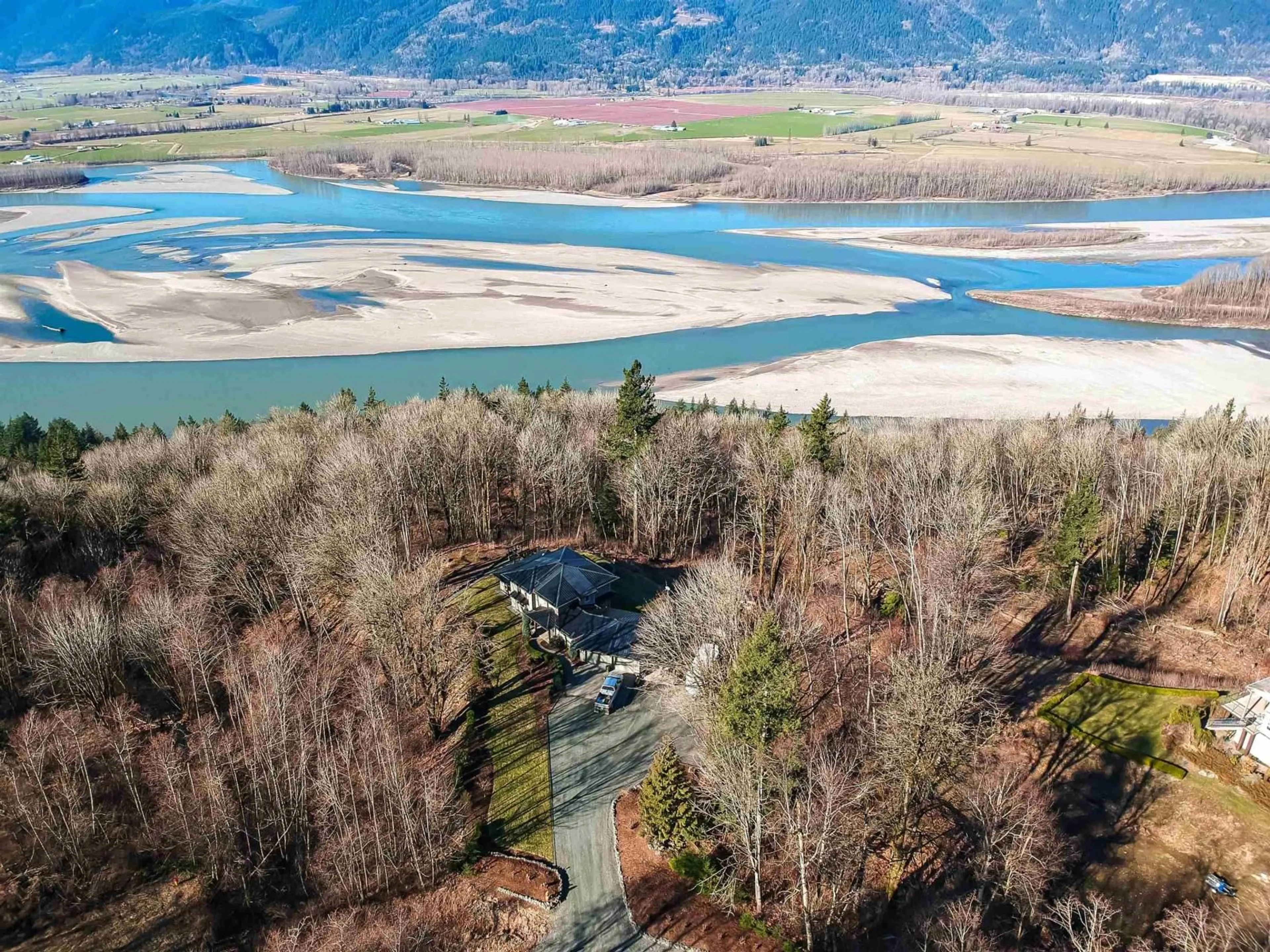 Indoor or outdoor pool for 43207 SALMONBERRY DRIVE, Chilliwack British Columbia V2R4A4