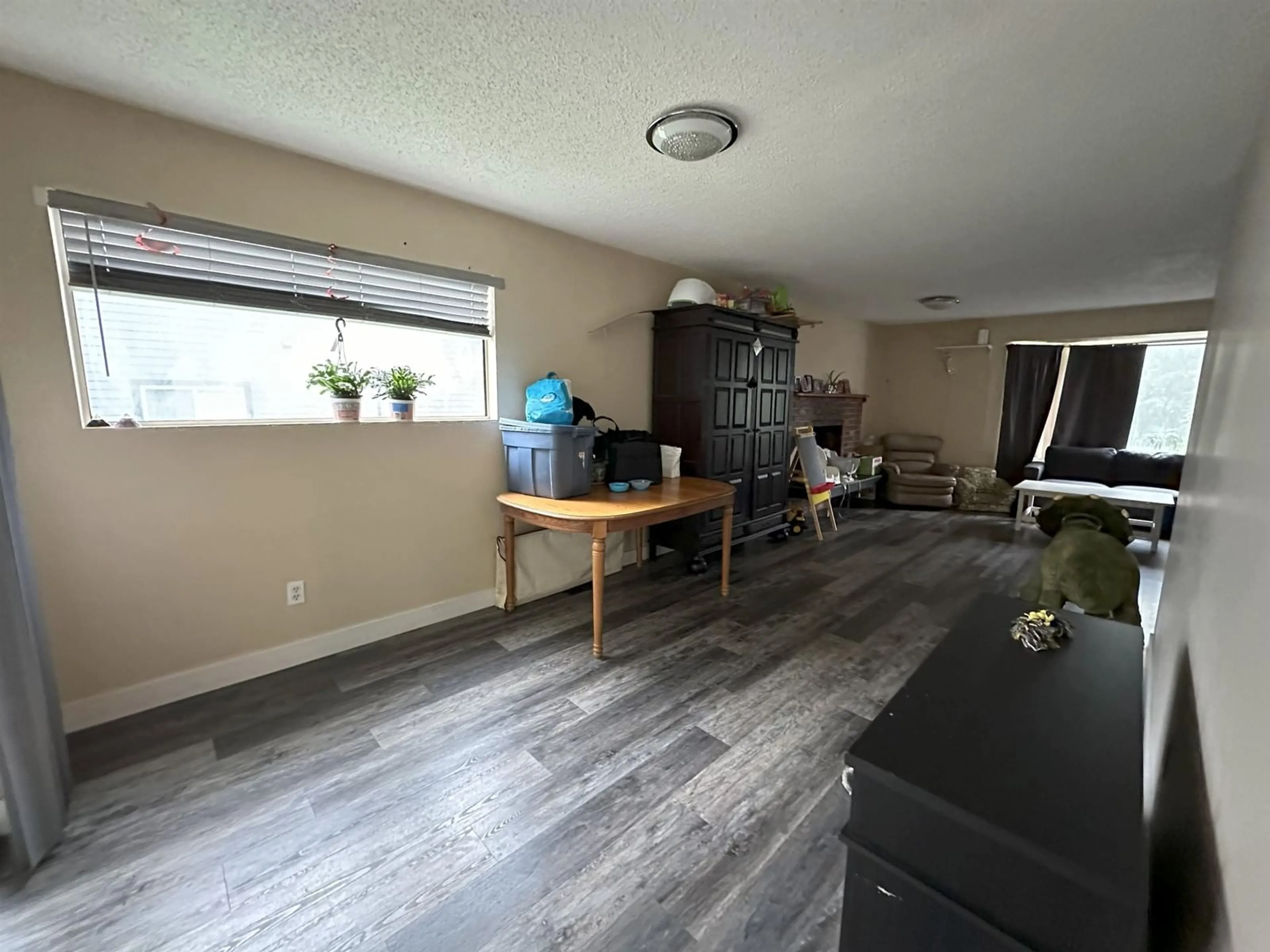 A pic of a room for 17723 96, Surrey British Columbia V4N4A9
