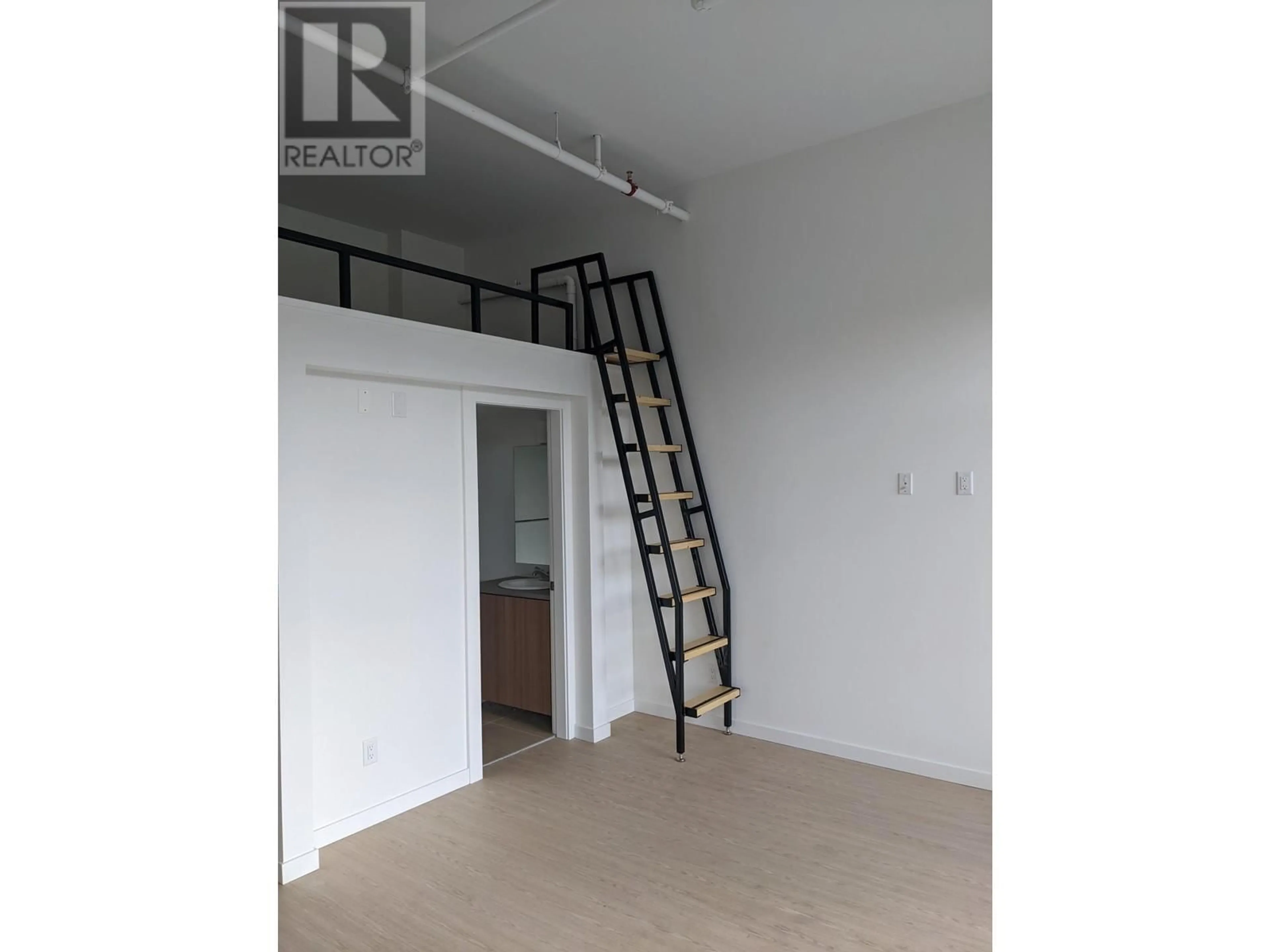 Storage room or clothes room or walk-in closet for 101 - 39771 GOVERNMENT ROAD, Squamish British Columbia V8B0G3