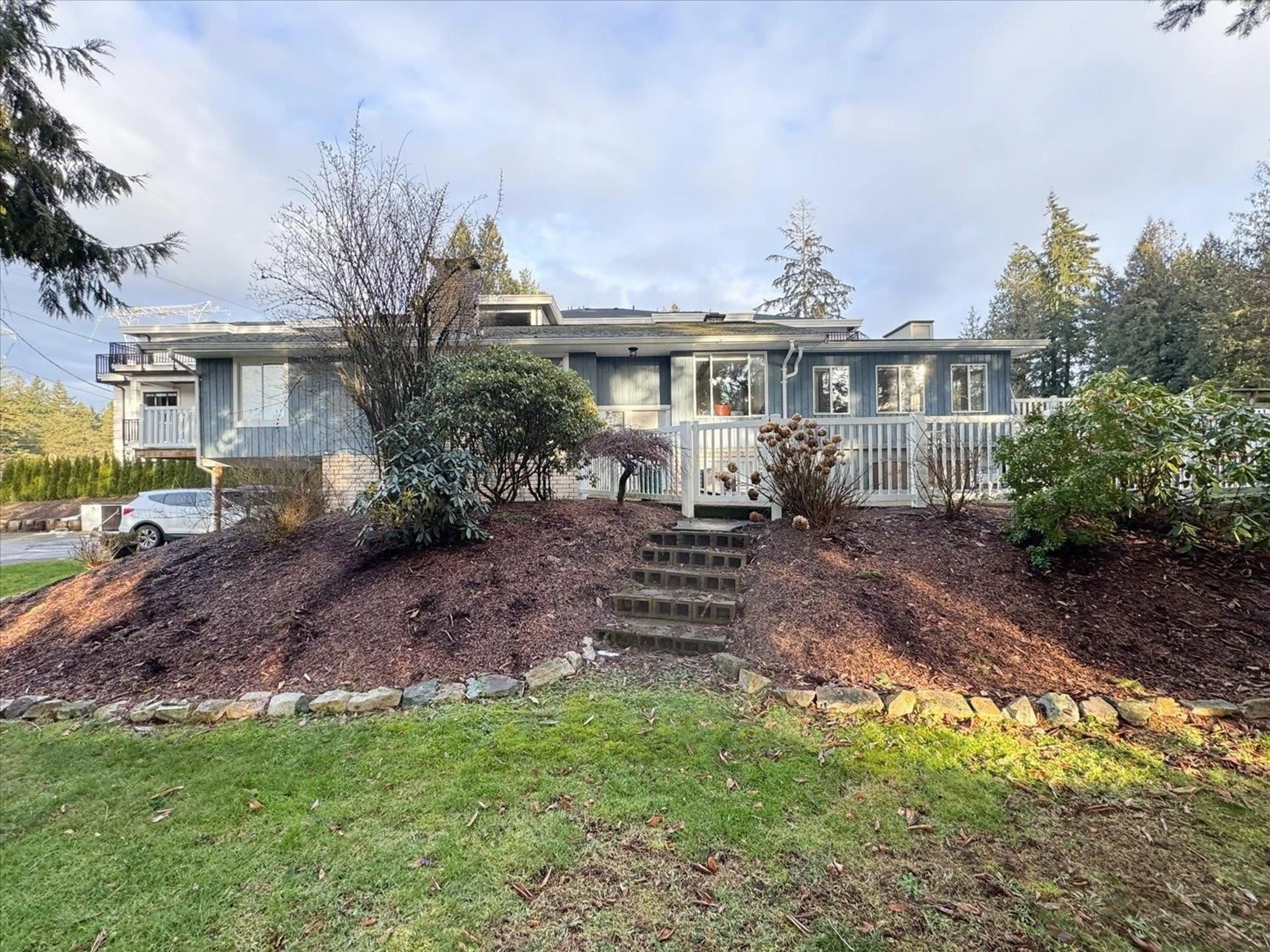 A pic from outside/outdoor area/front of a property/back of a property/a pic from drone, unknown for 3164 OLD CLAYBURN, Abbotsford British Columbia V2S4H3