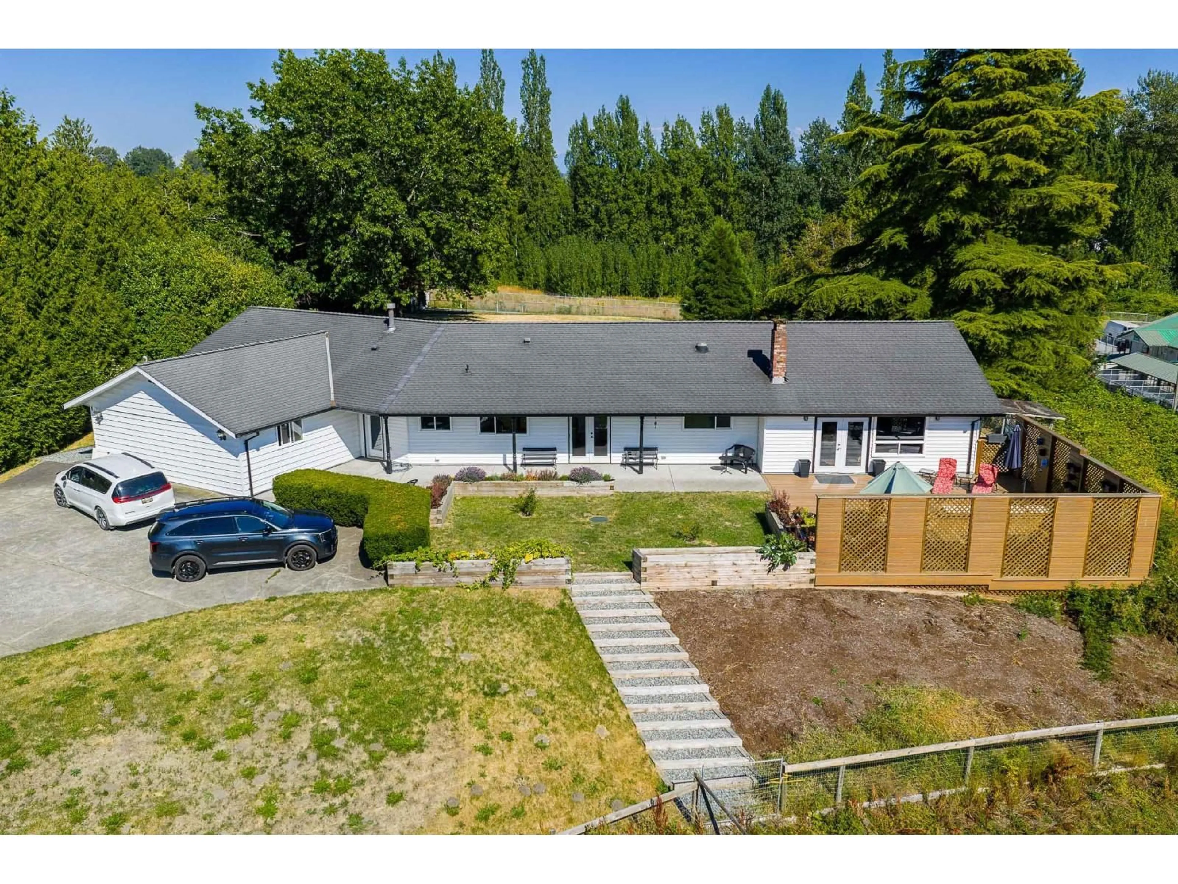 A pic from outside/outdoor area/front of a property/back of a property/a pic from drone, unknown for 24862 16, Langley British Columbia V4W2R6
