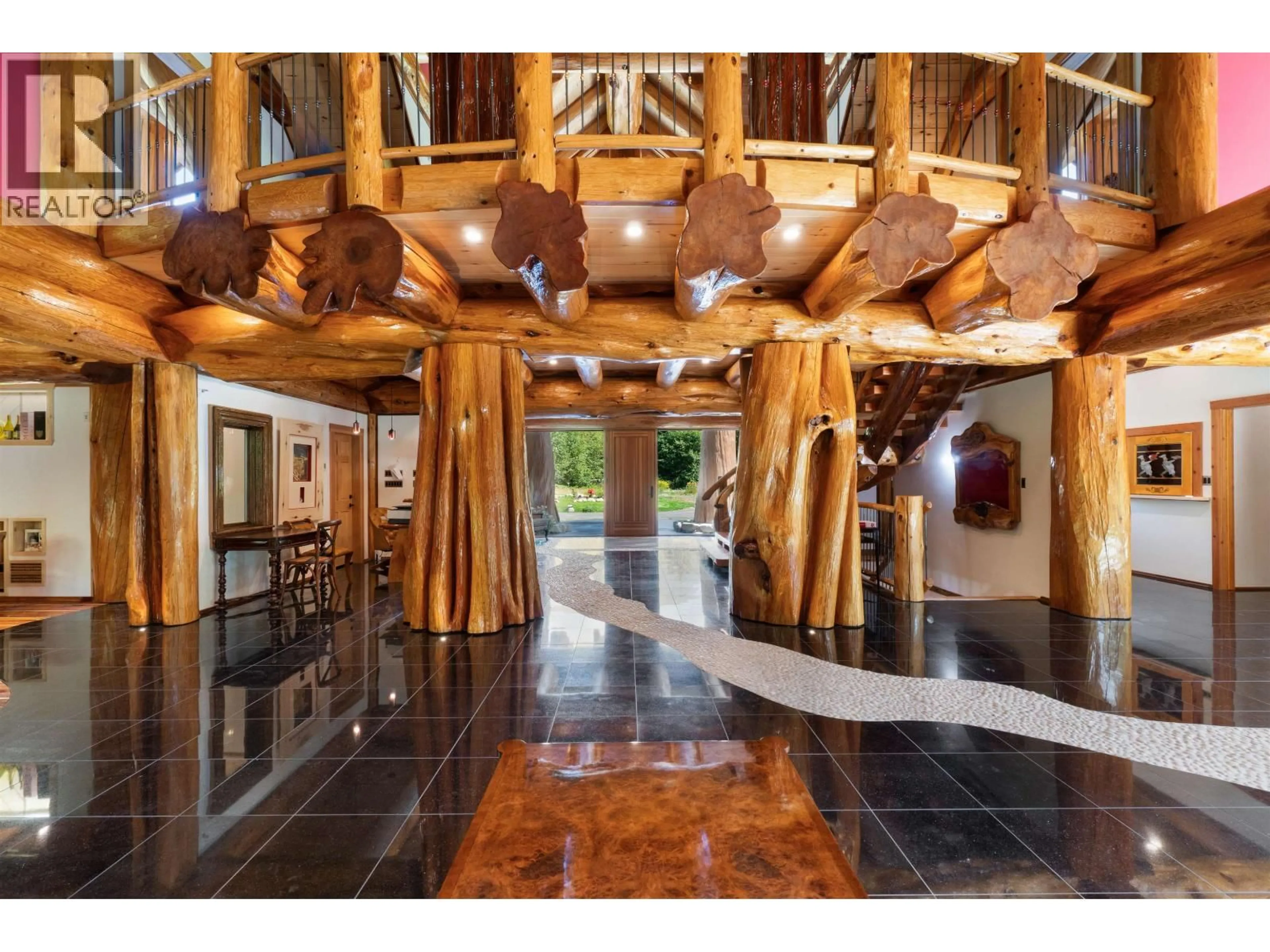 Indoor foyer for 17727 16 HIGHWAY, Terrace British Columbia V8G0A8