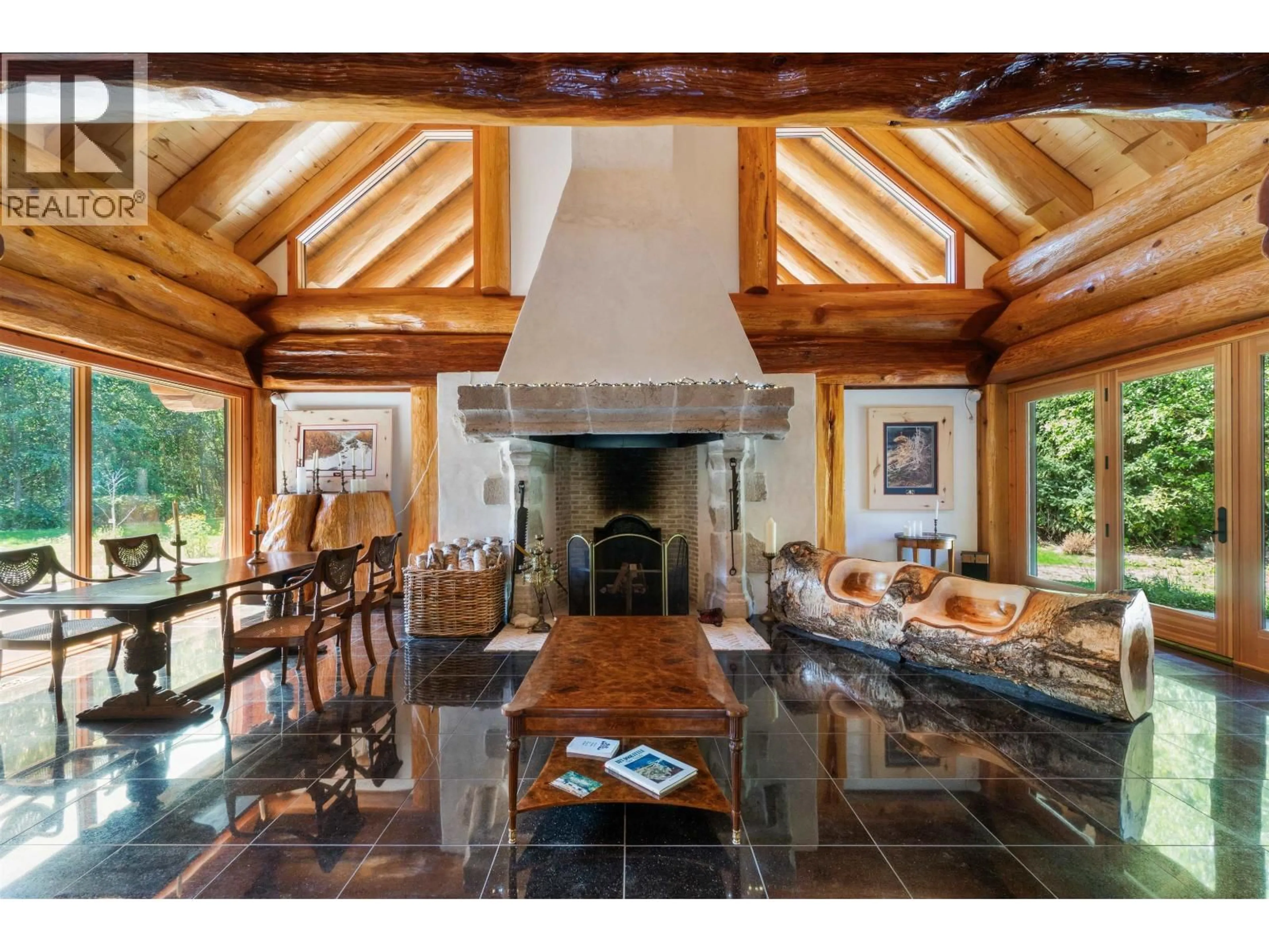 Indoor foyer for 17727 16 HIGHWAY, Terrace British Columbia V8G0A8