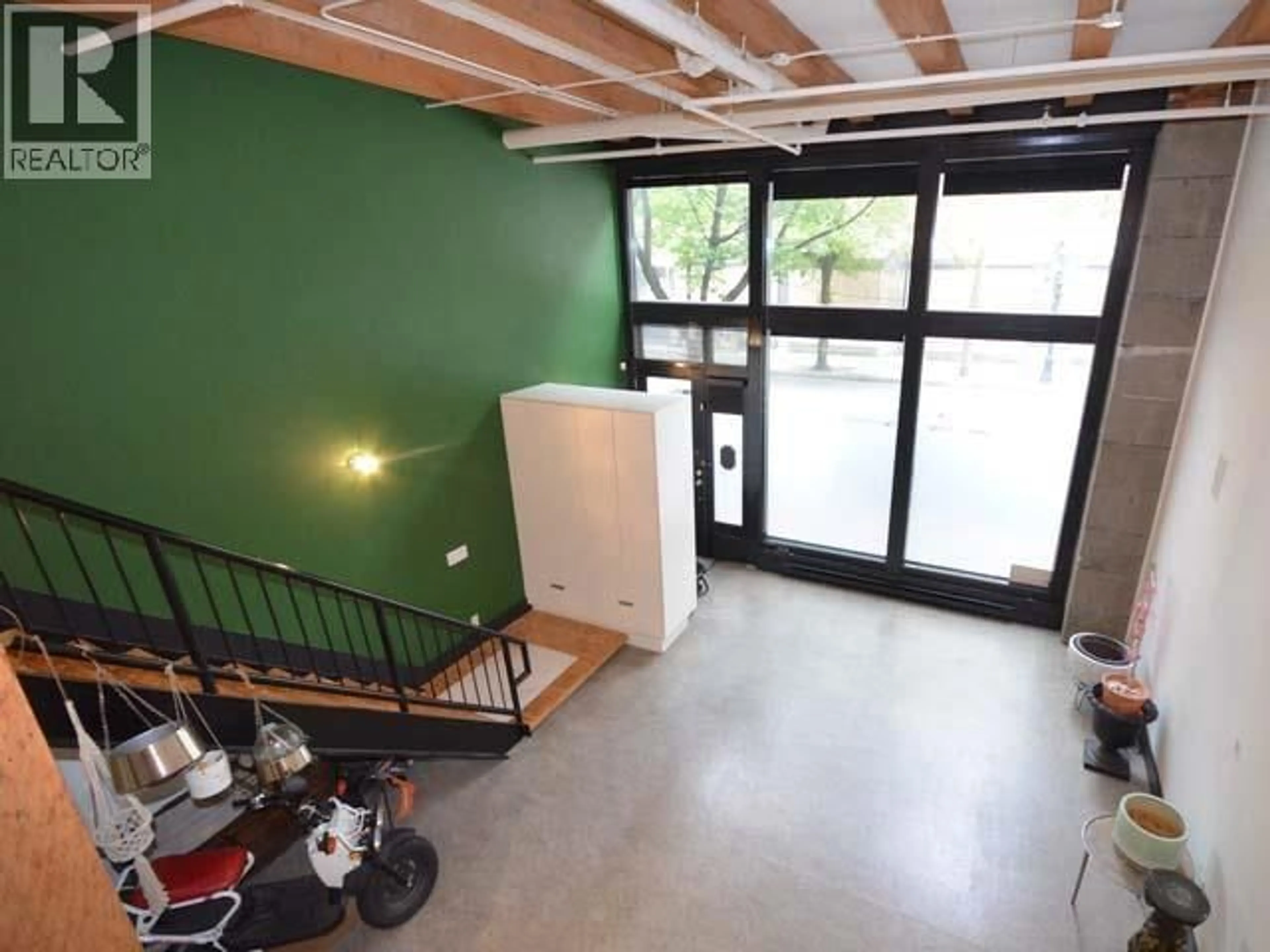 Indoor foyer for 283 COLUMBIA STREET, Vancouver British Columbia V6A2R5
