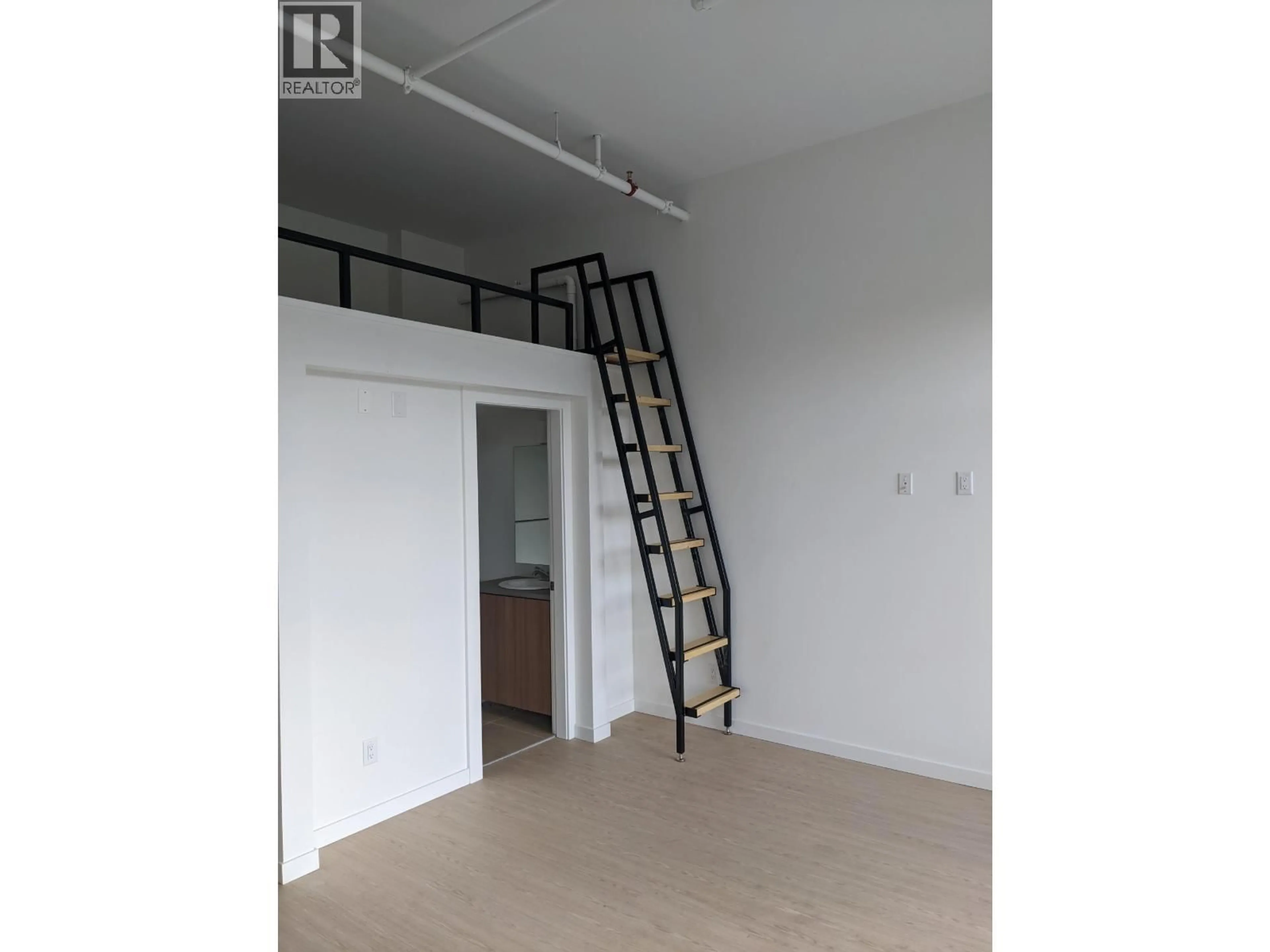 Storage room or clothes room or walk-in closet for 101 - 39771 GOVERNMENT ROAD, Squamish British Columbia V8B0G3