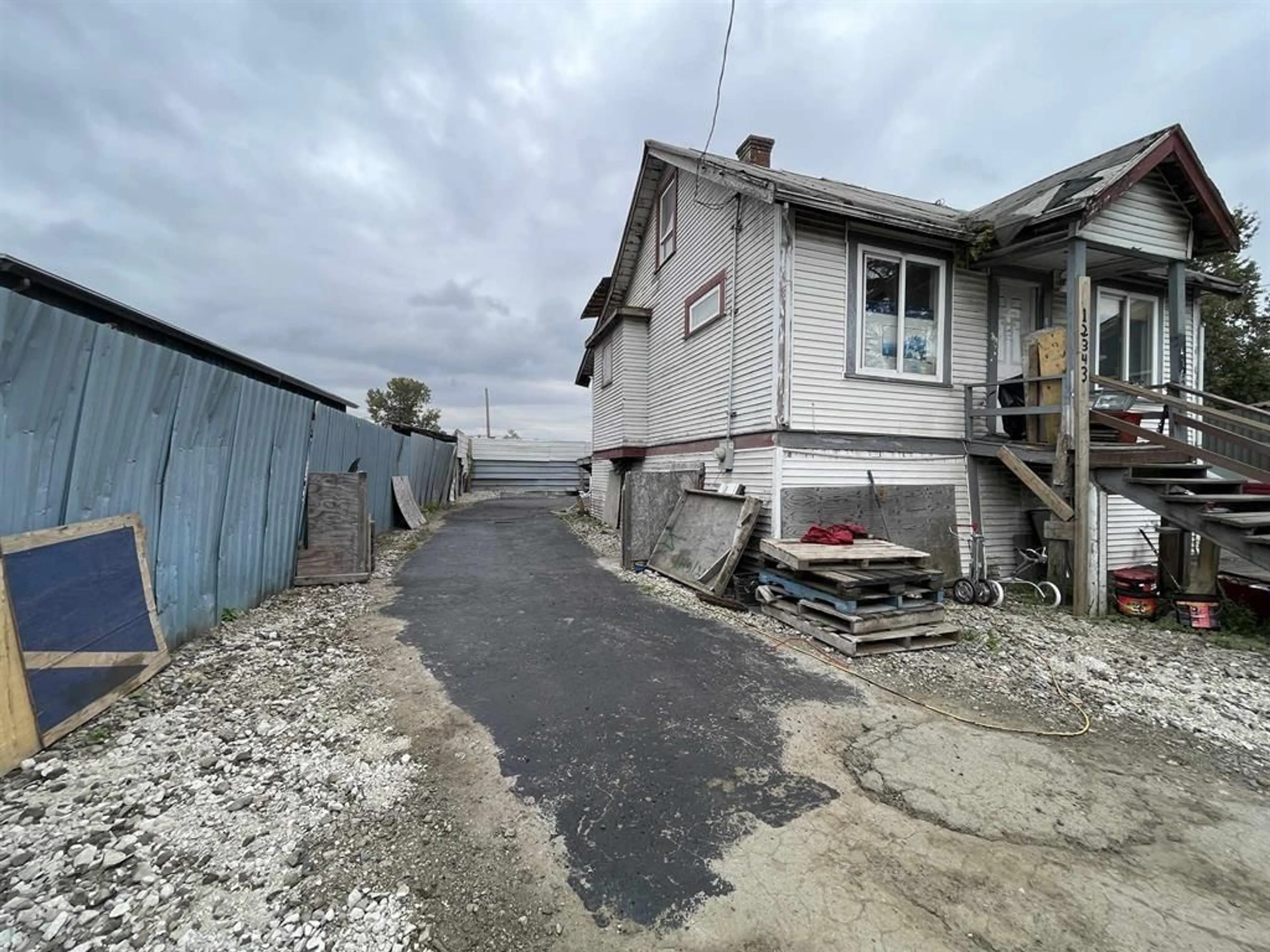 A pic of a room for 12343 OLD YALE ROAD, Surrey British Columbia V3V3X7