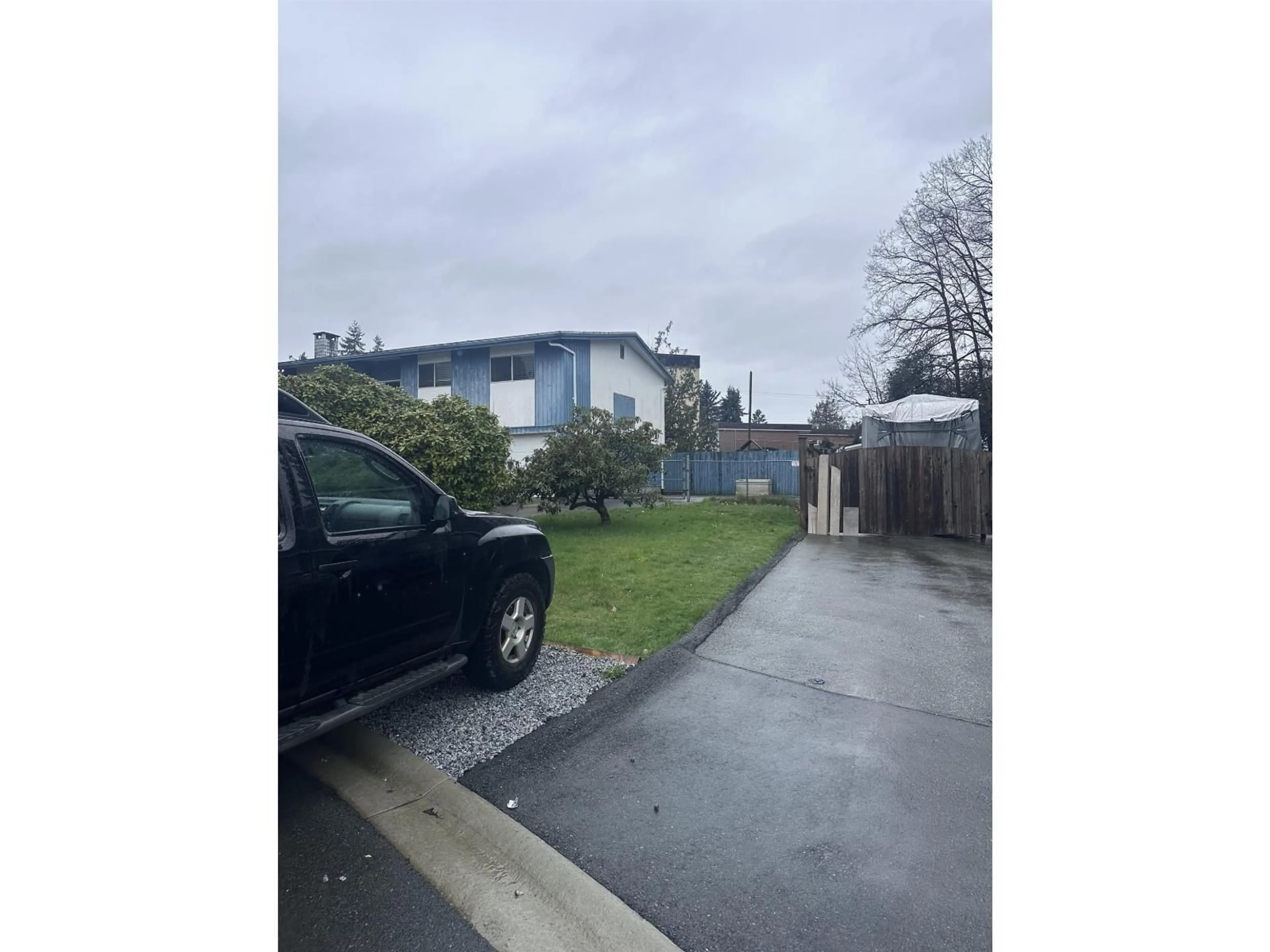 A pic from outside/outdoor area/front of a property/back of a property/a pic from drone, street for 27233 29 AVENUE, Langley British Columbia V4W3J8