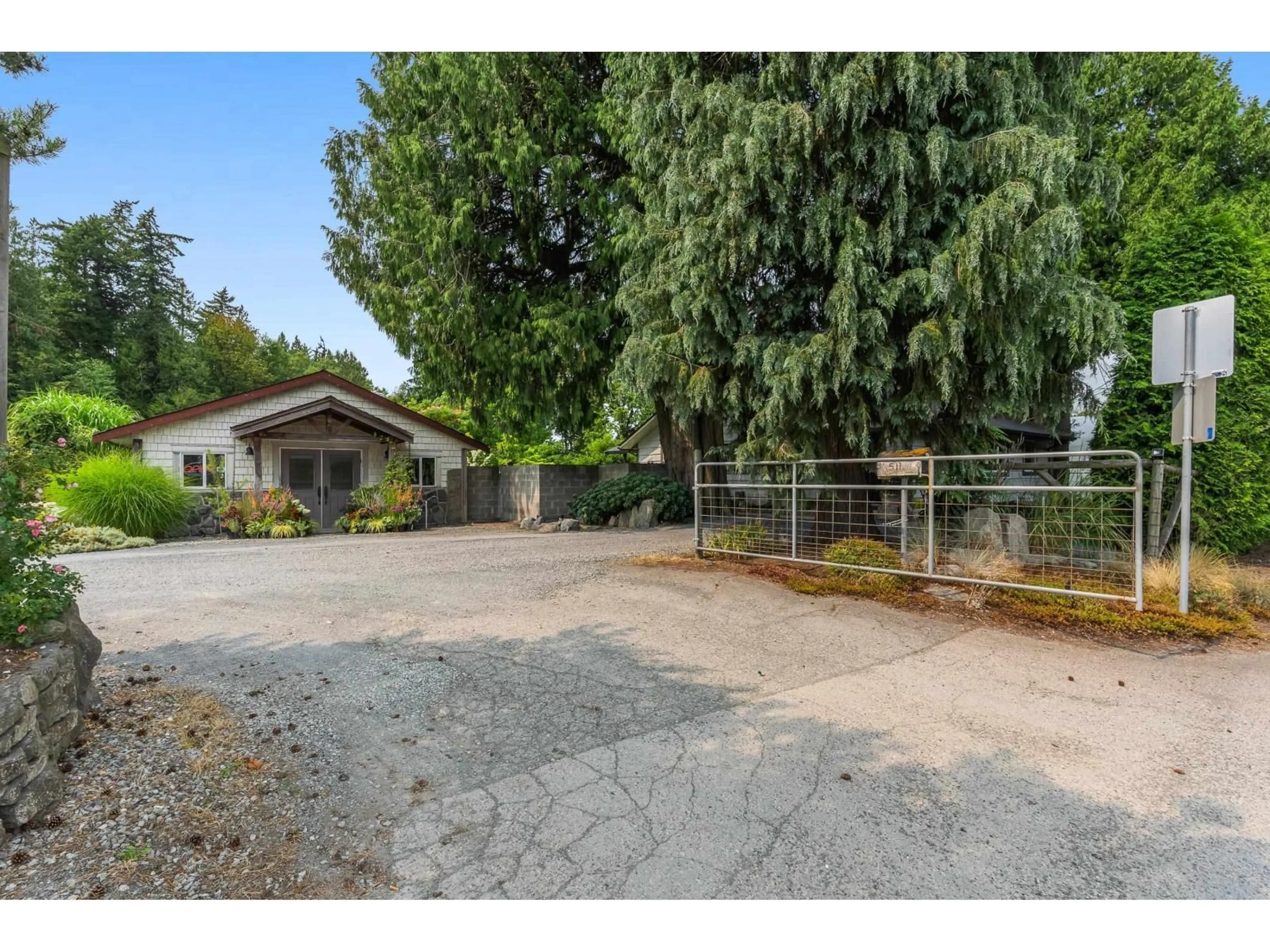 A pic from outside/outdoor area/front of a property/back of a property/a pic from drone, street for 511 176 STREET, Surrey British Columbia V3Z9S6