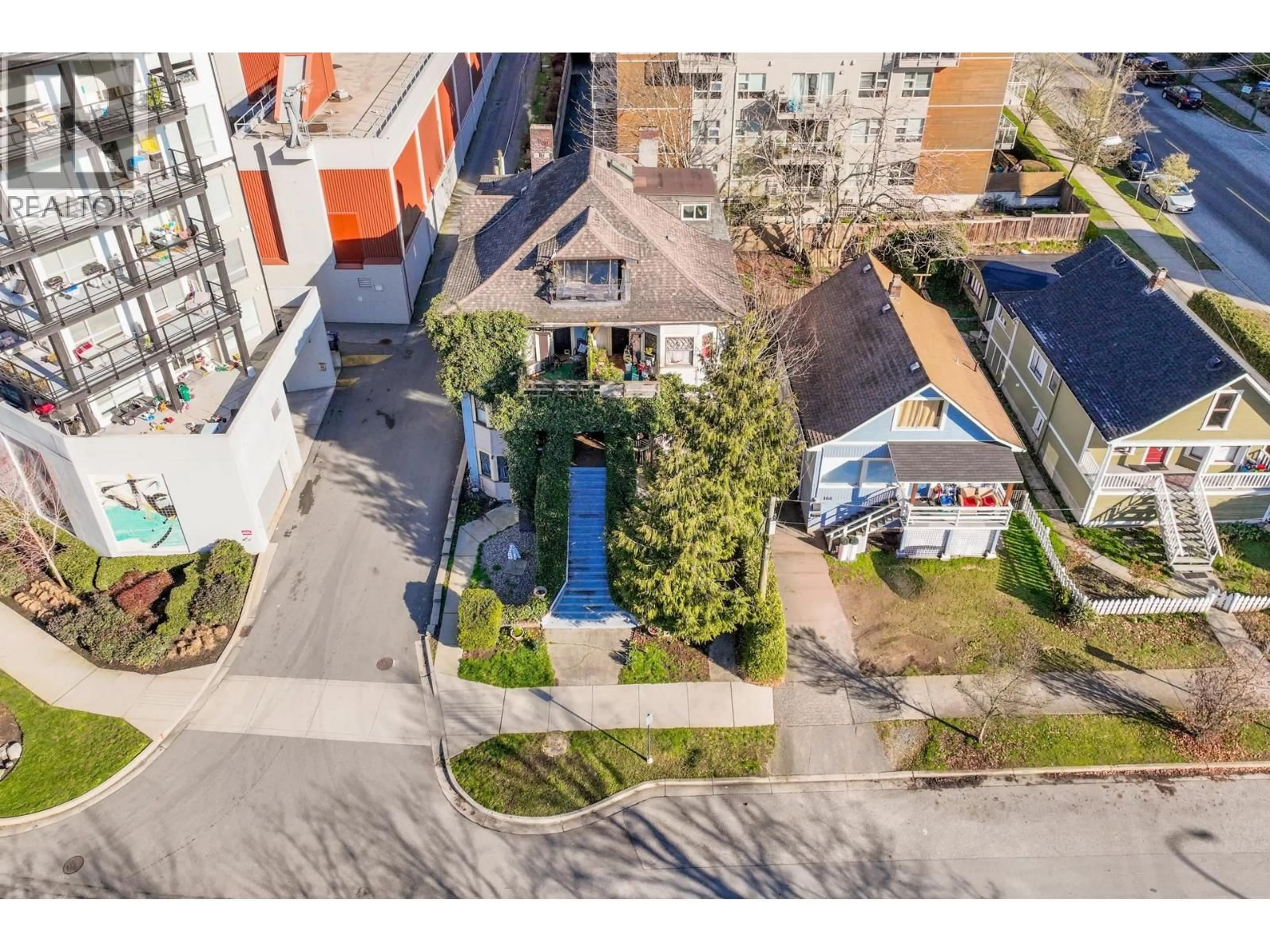 A pic from outside/outdoor area/front of a property/back of a property/a pic from drone, street for 160 10TH STREET, North Vancouver British Columbia V7L2C8