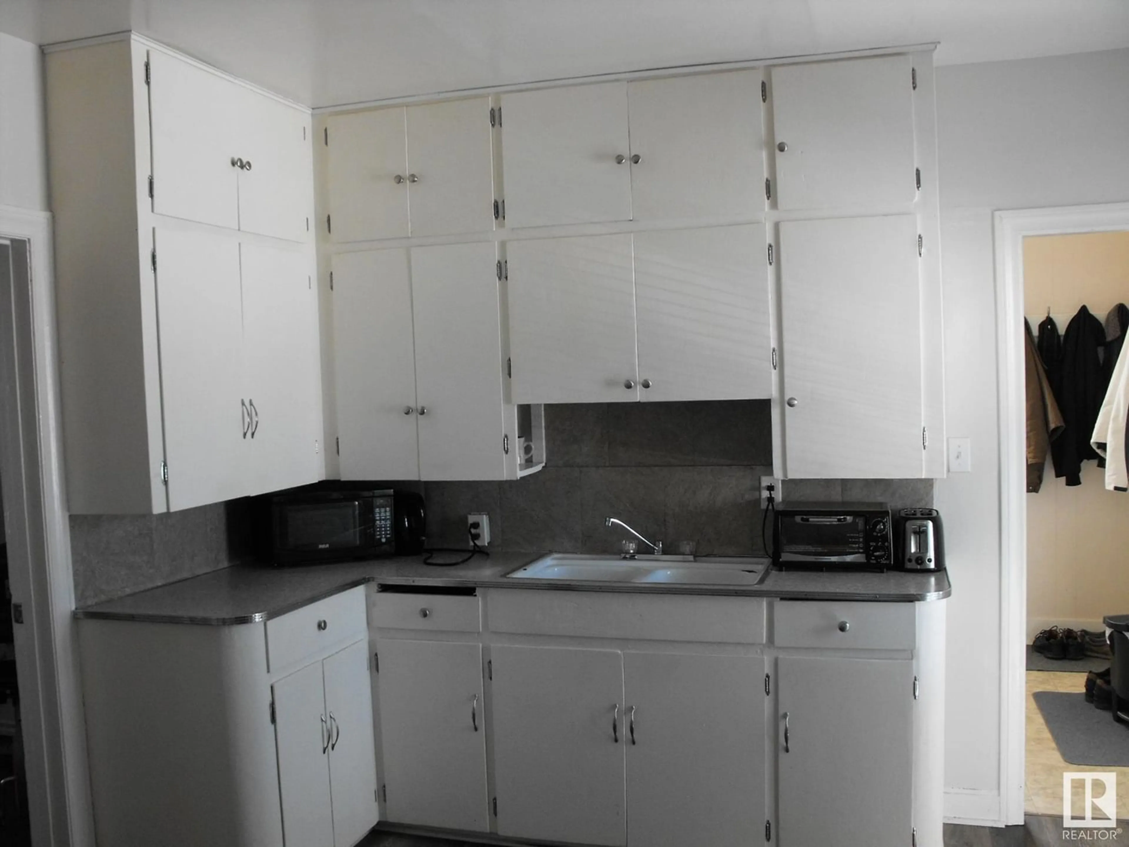 Standard kitchen, unknown floor, cottage for 4823 50 AV, Elk Point Alberta T0A1A0