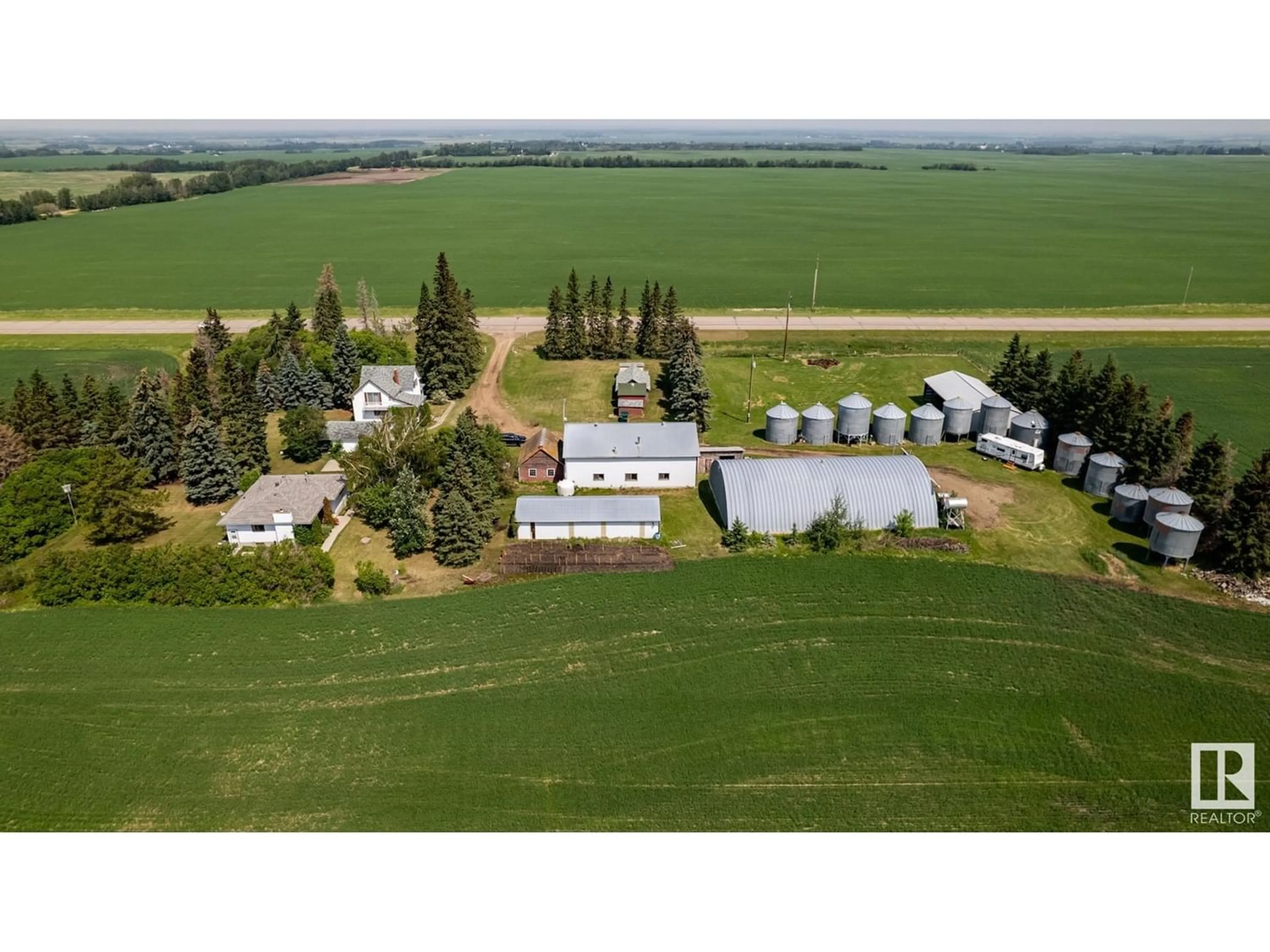 Shed for 20469 HWY 15, Rural Strathcona County Alberta T8L4B1