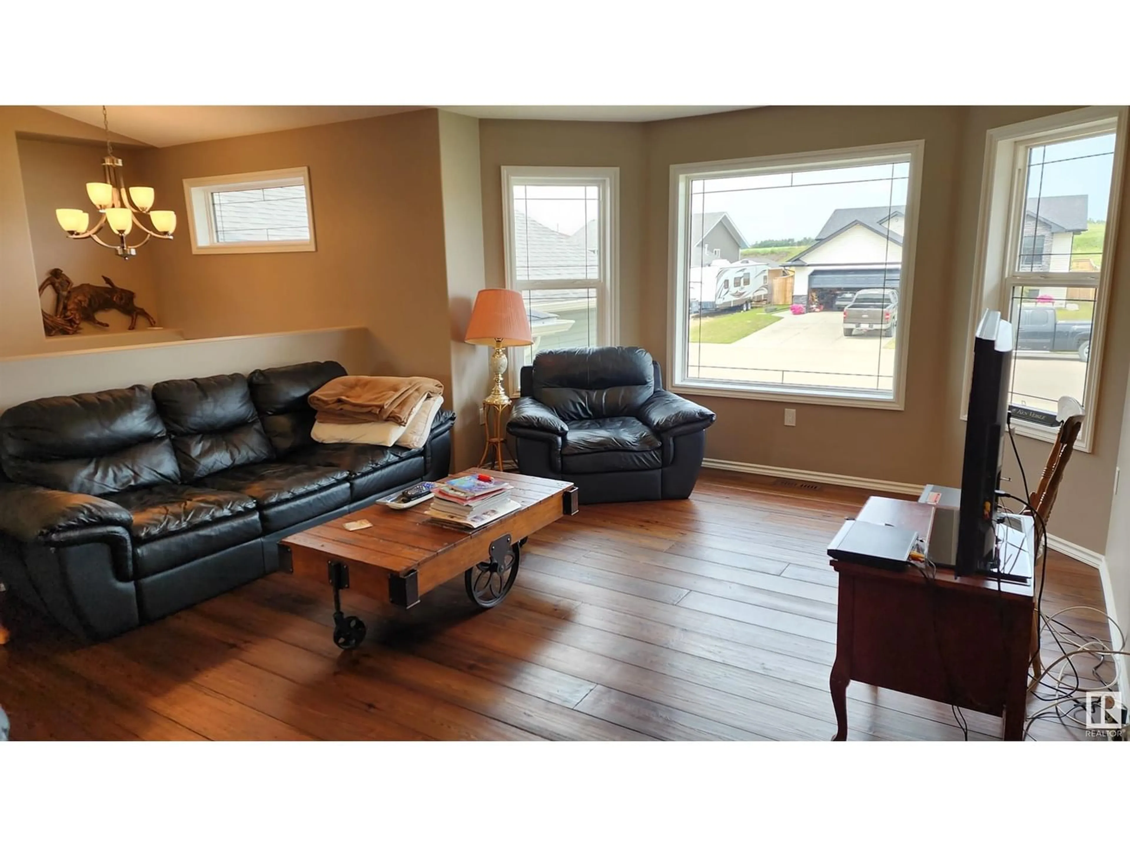 Living room, wood floors for 5109 60 AV, Elk Point Alberta T0A1A0