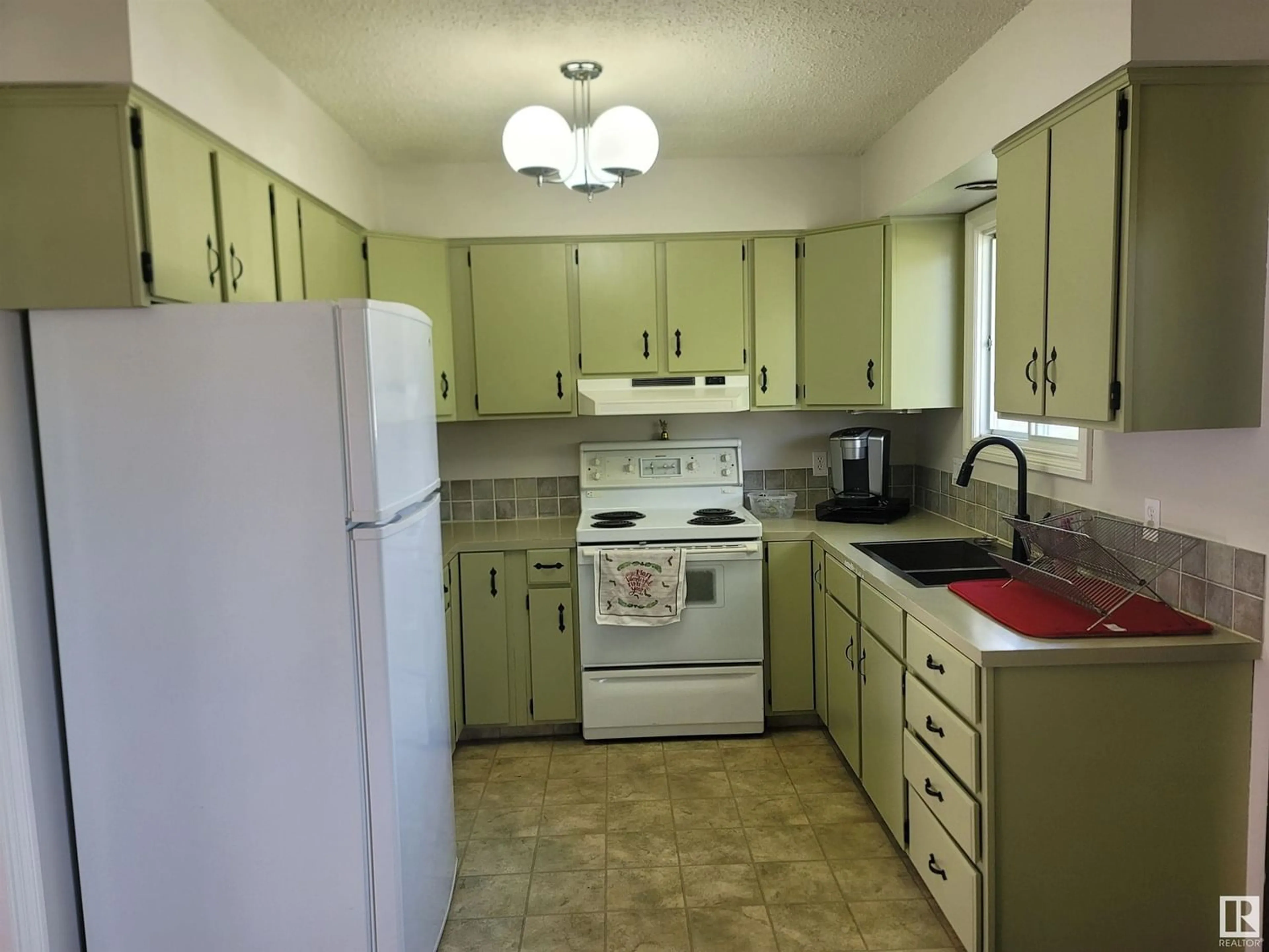 Standard kitchen, cottage for 4514 41A ST, Bonnyville Town Alberta T9N1K3