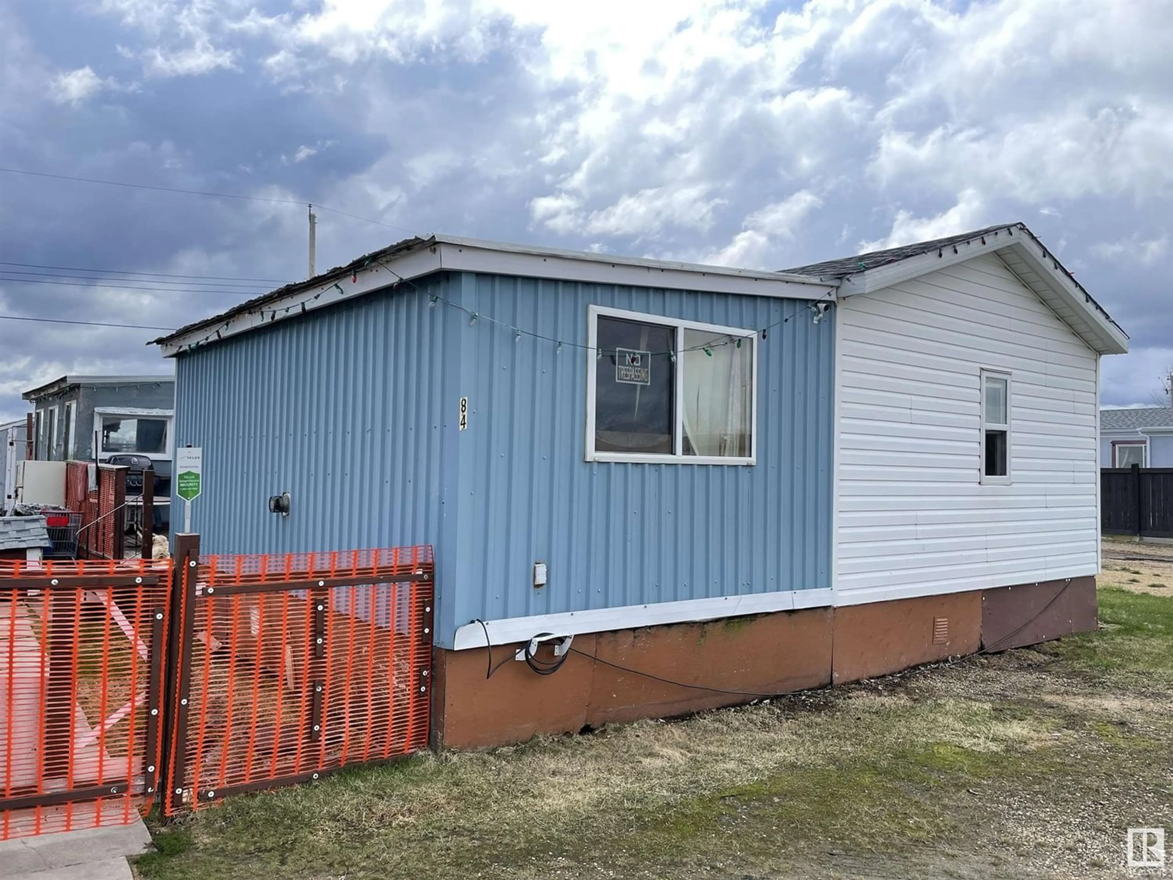 Home with vinyl exterior material for #84 9501 104 AV, Westlock Alberta T7P1M7