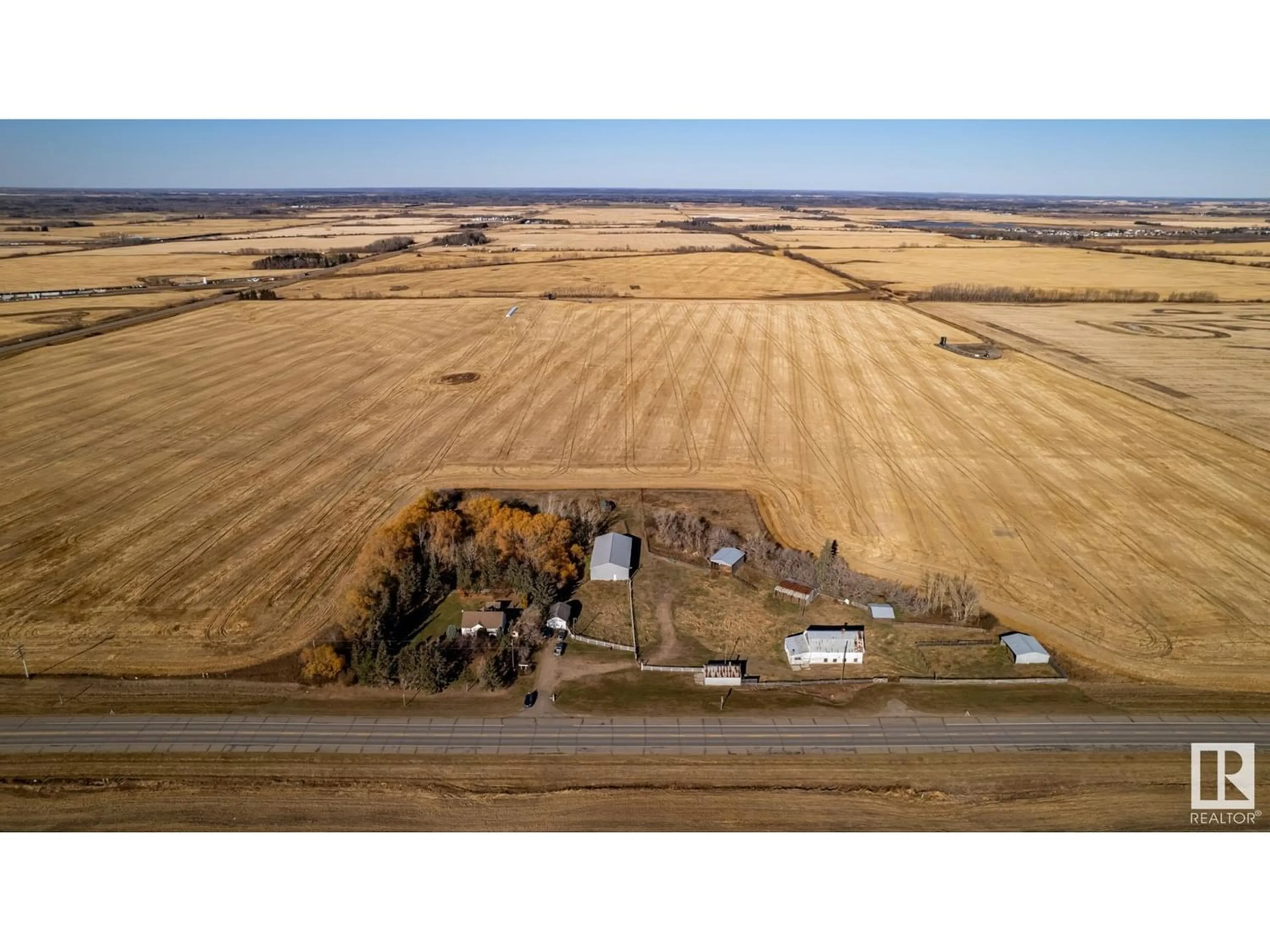 Shed for 20558 HWY 15, Rural Strathcona County Alberta T8L4B1