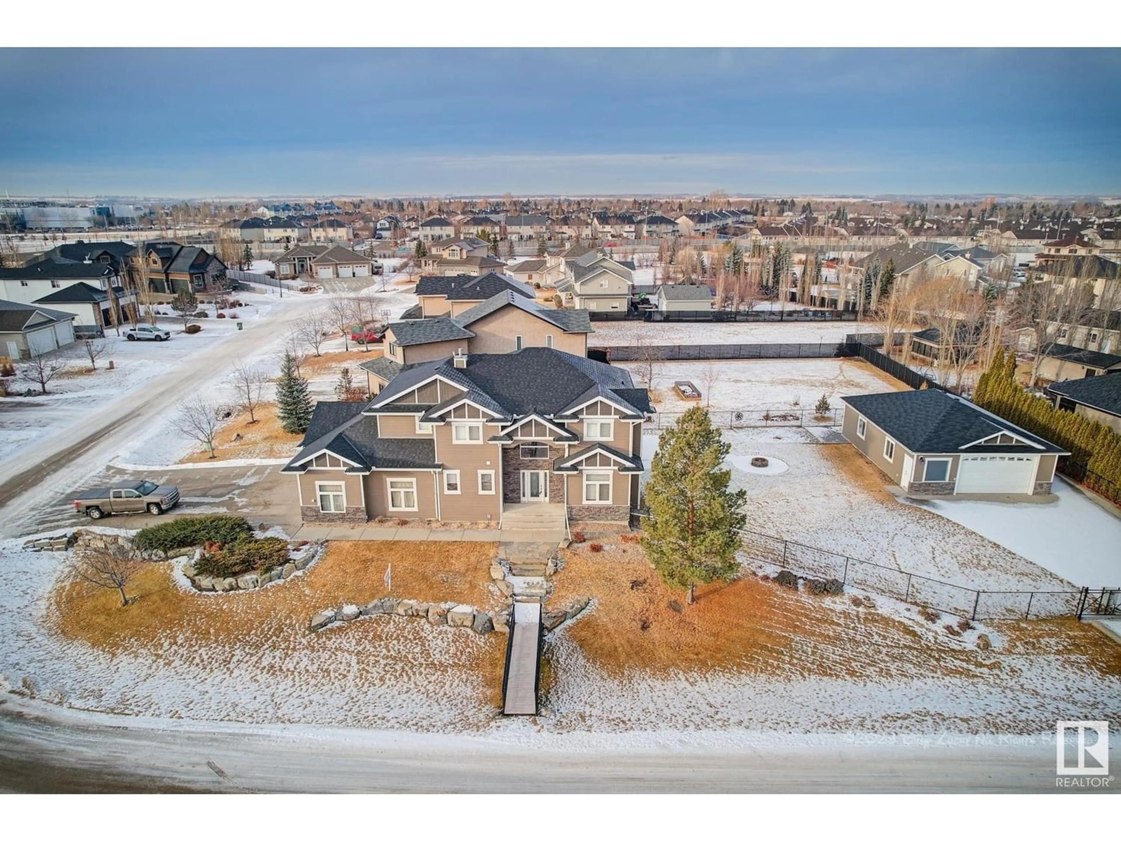 A pic from exterior of the house or condo for 32 Greenfield CL, Fort Saskatchewan Alberta T8L4P9