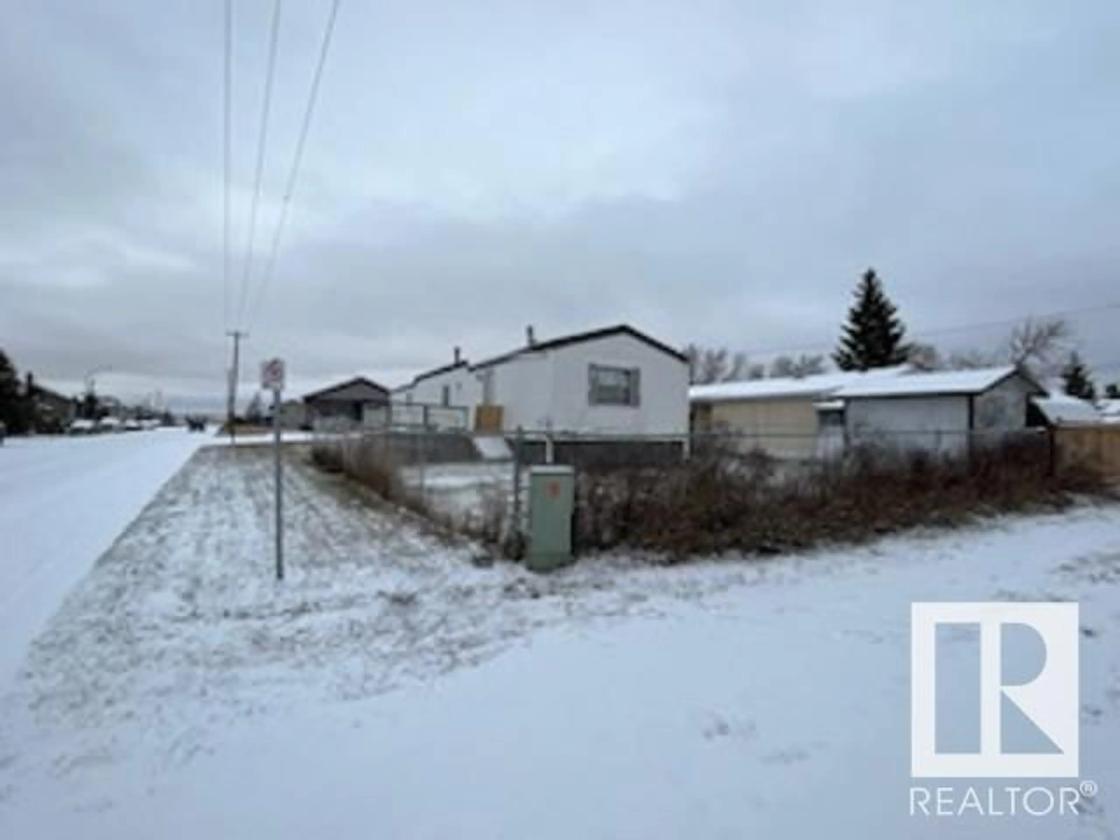 Shed for 9713 102 AV, Clairmont Alberta T0H0W6