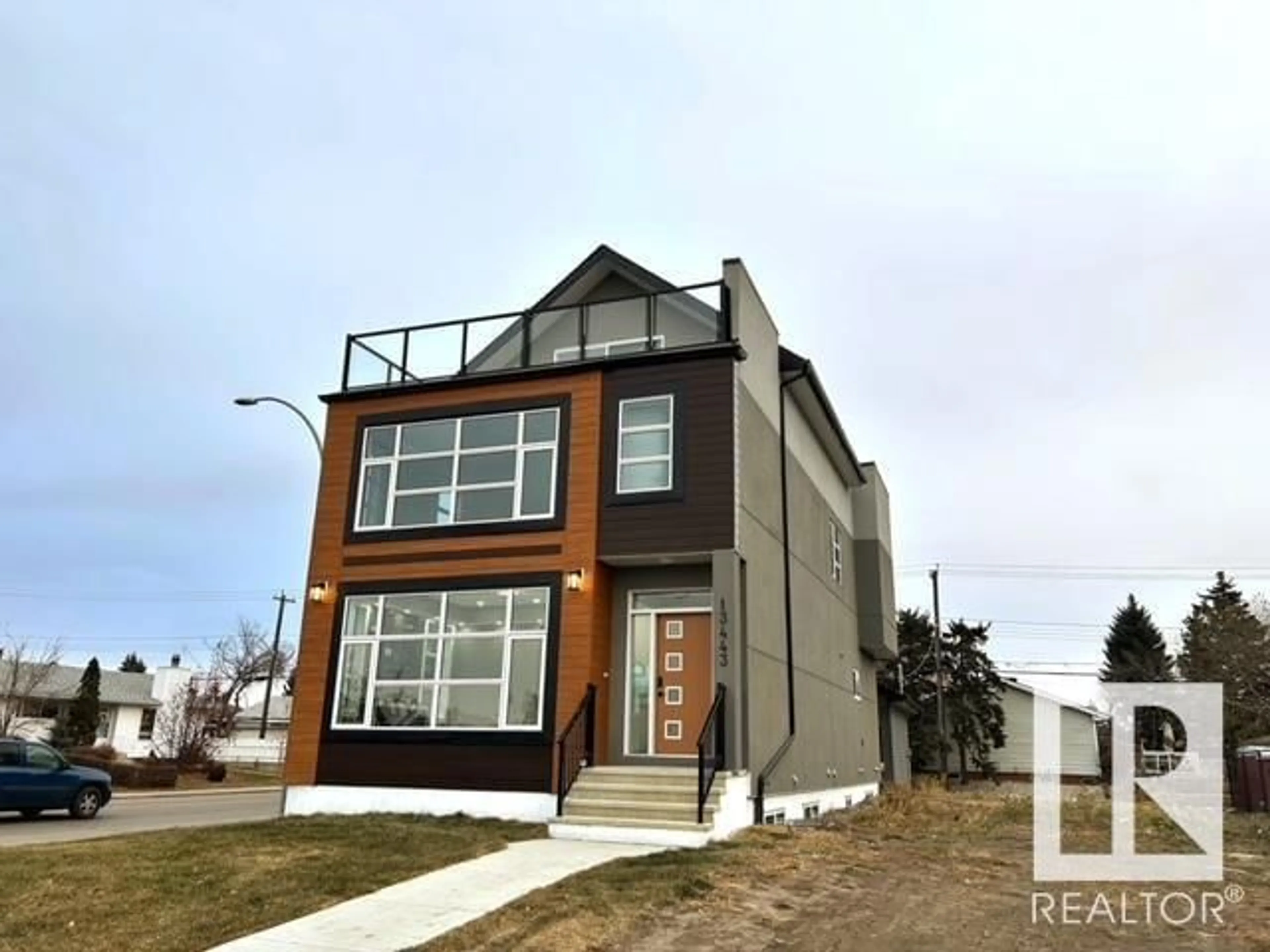 A pic from exterior of the house or condo for 13443 124 ST NW NW, Edmonton Alberta T5L0R4