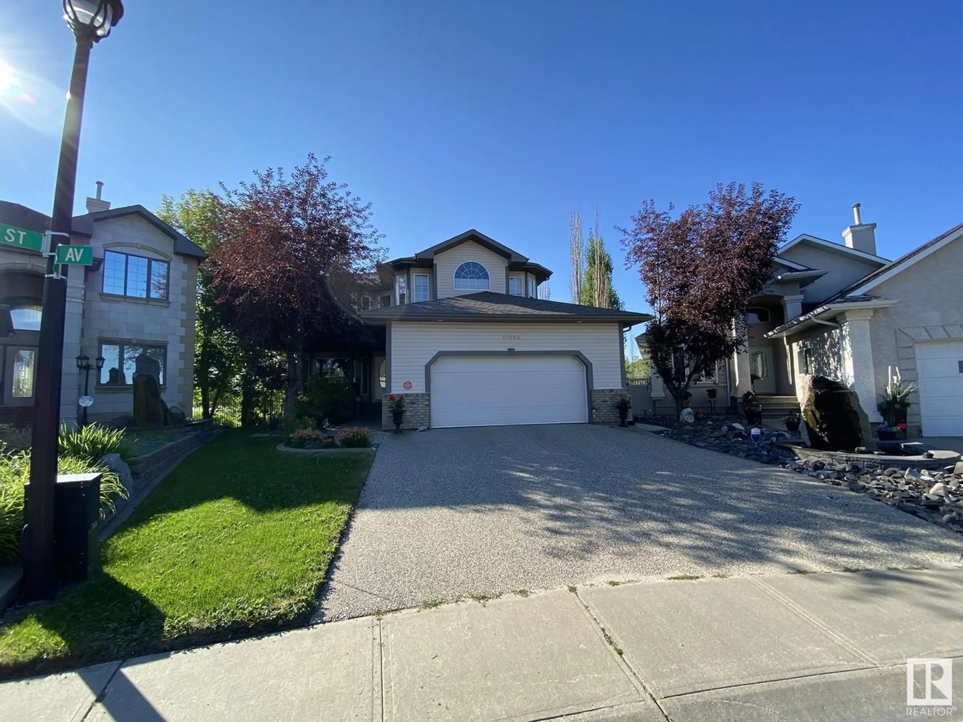 Frontside or backside of a home for 10903 176A AV NW, Edmonton Alberta T5X6H4