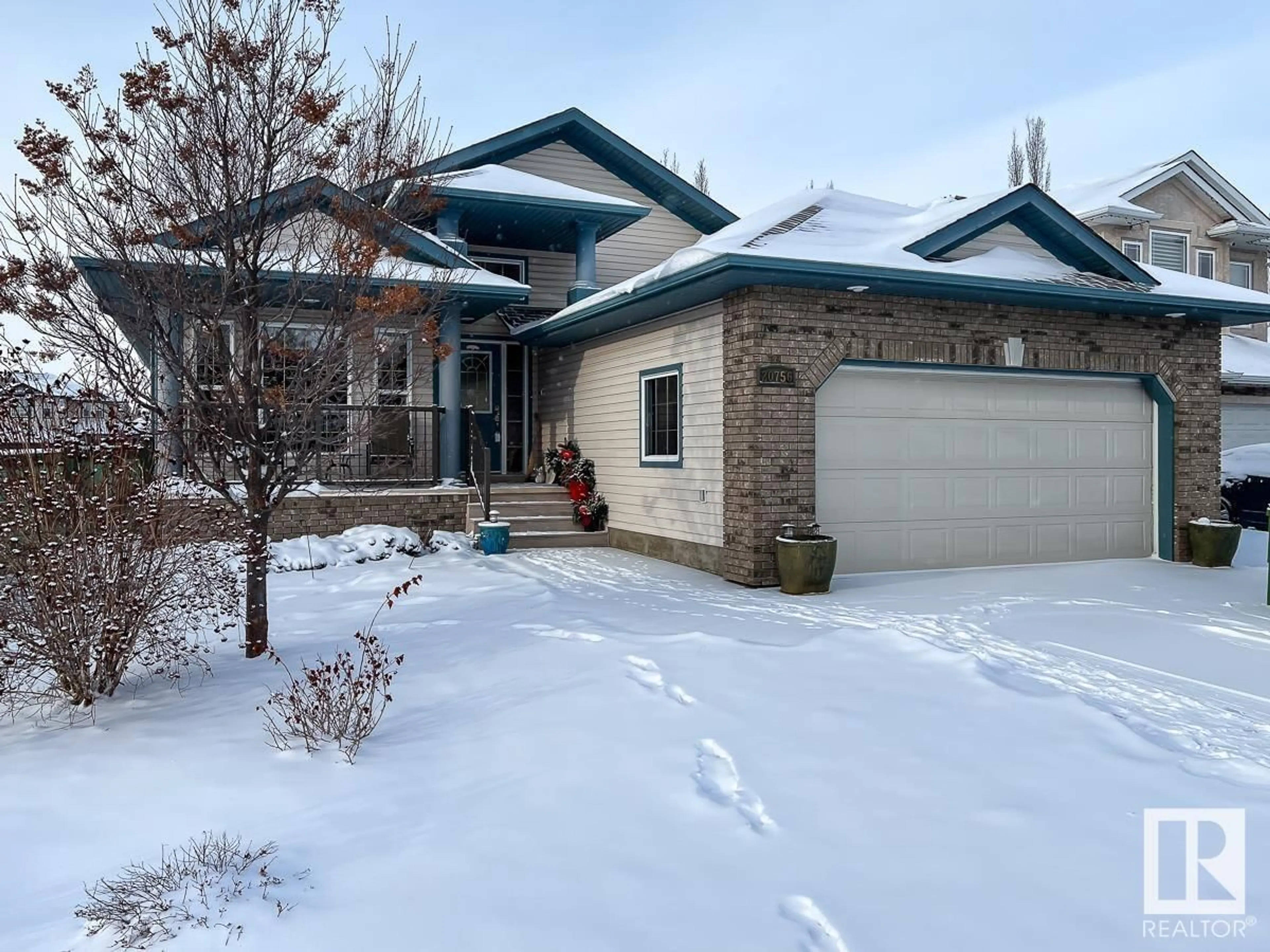 Frontside or backside of a home for 20756 90 AV NW NW, Edmonton Alberta T5T1T4