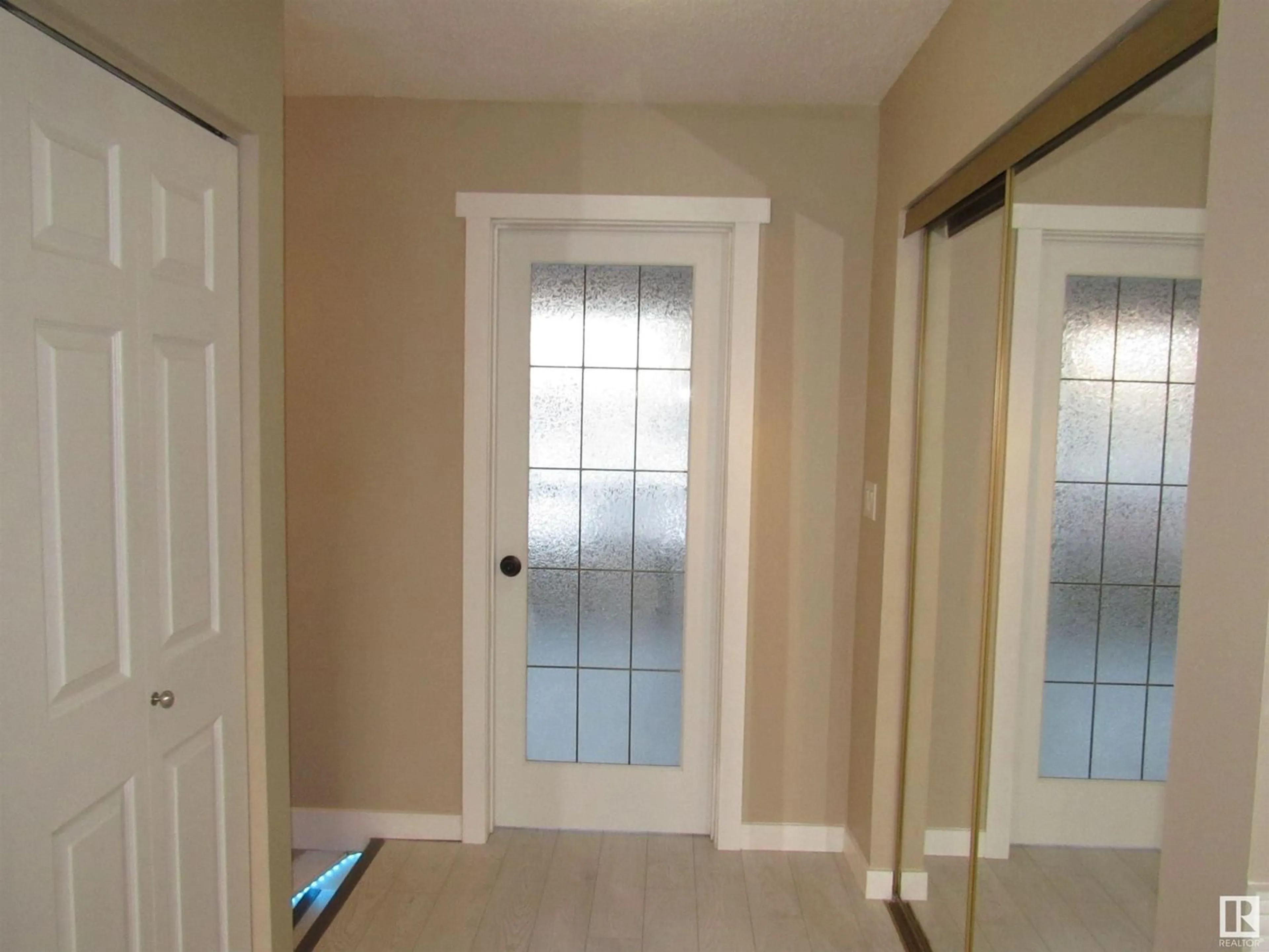 A pic of a room for 3658 43A AV NW, Edmonton Alberta T6L4L2