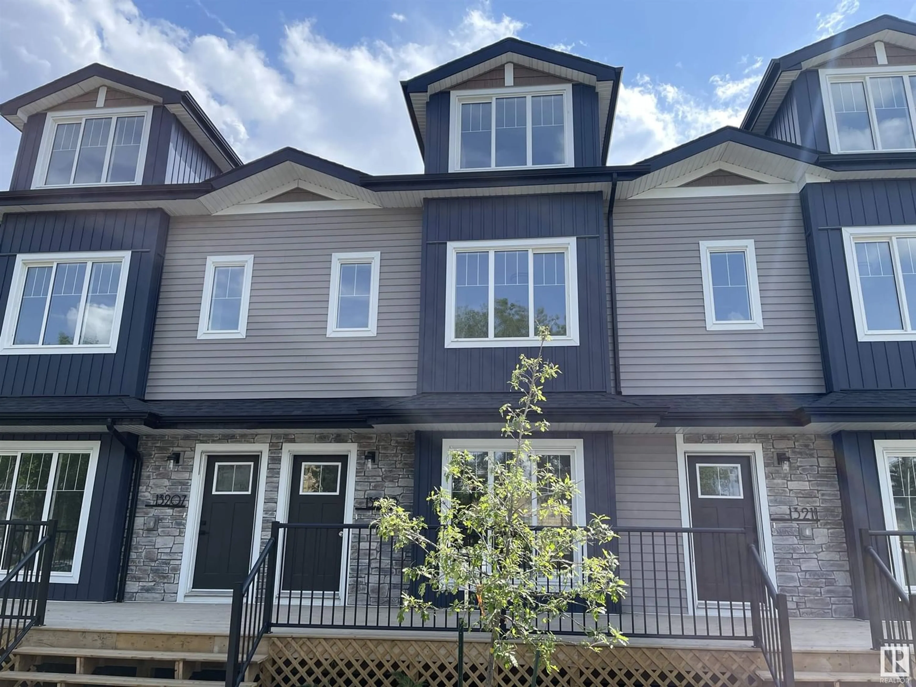 A pic from exterior of the house or condo for 13207 112 AV NW, Edmonton Alberta T5M2R9