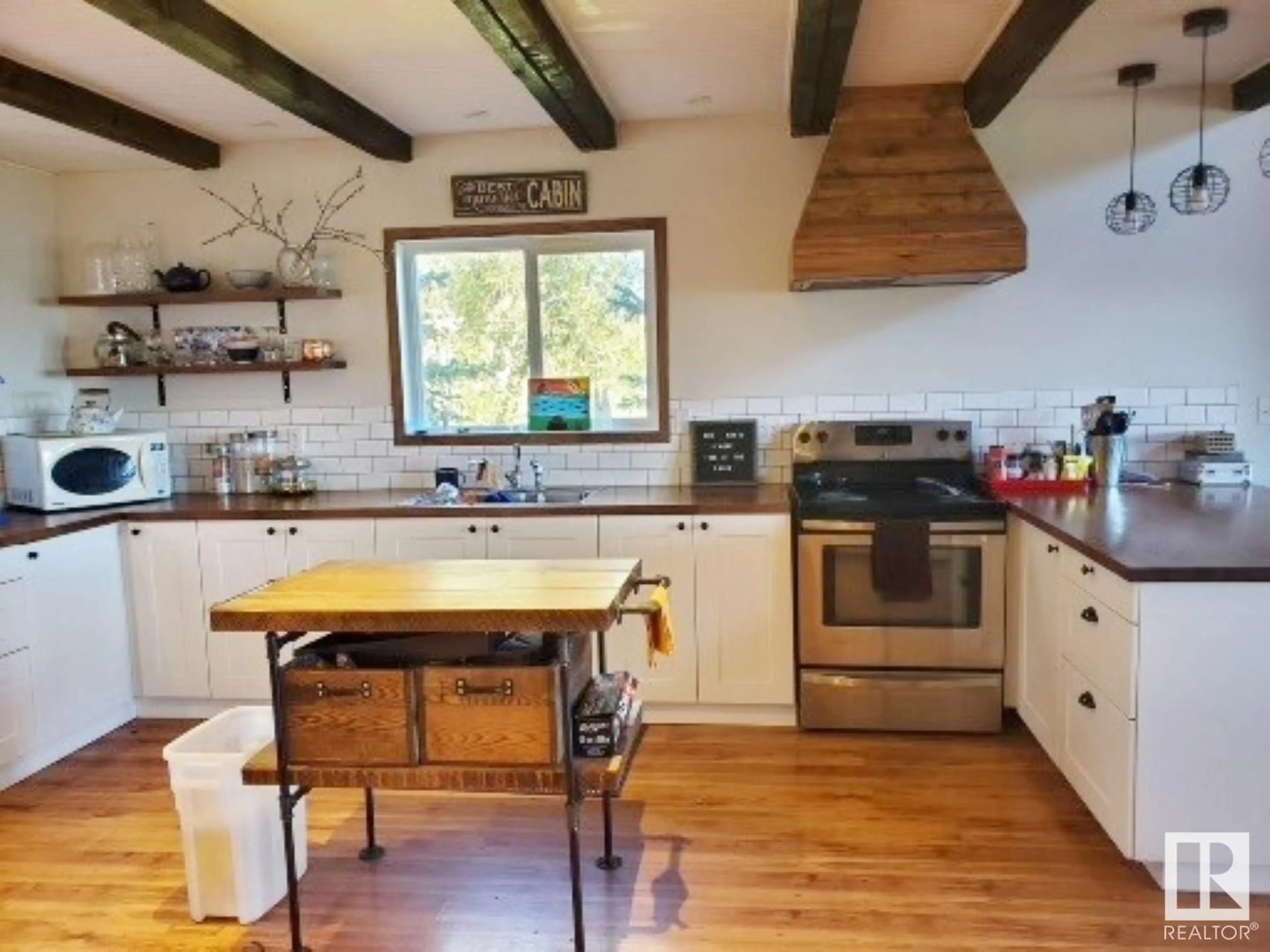 Rustic kitchen for 121 2 ST, Rural Wetaskiwin County Alberta T0C0T0