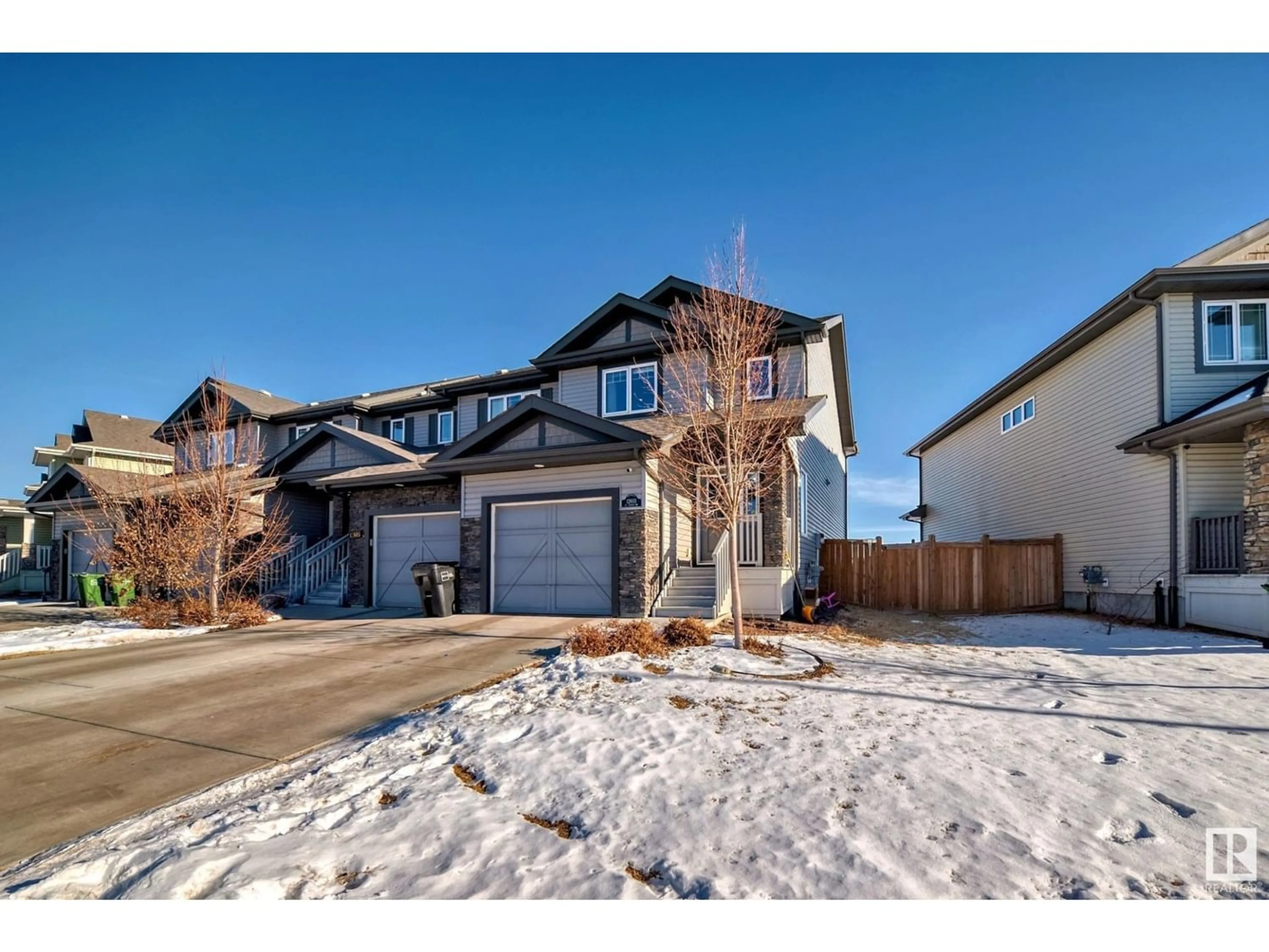 A pic from exterior of the house or condo for 12603 45 ST NW, Edmonton Alberta T5A1L3