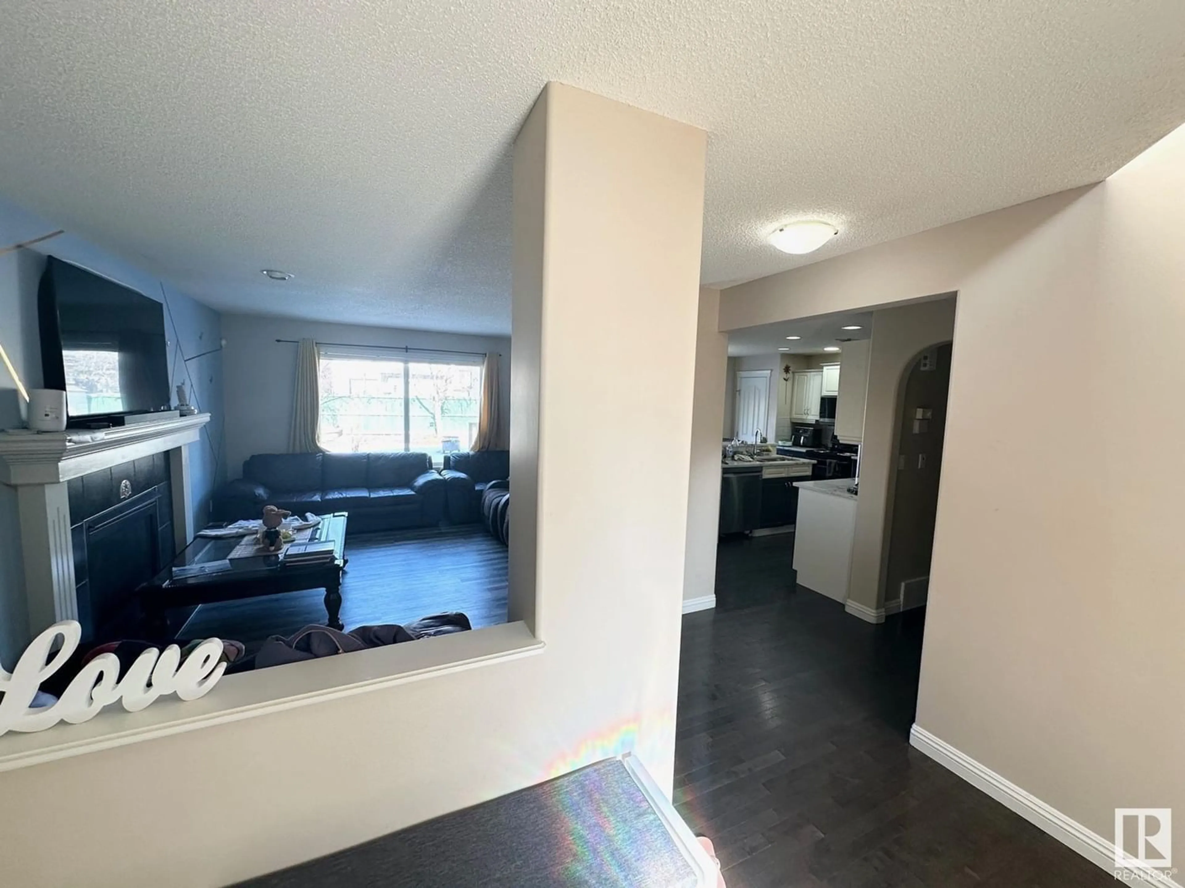 A pic of a room for 2175 Haddow DR NW, Edmonton Alberta T6R3M6
