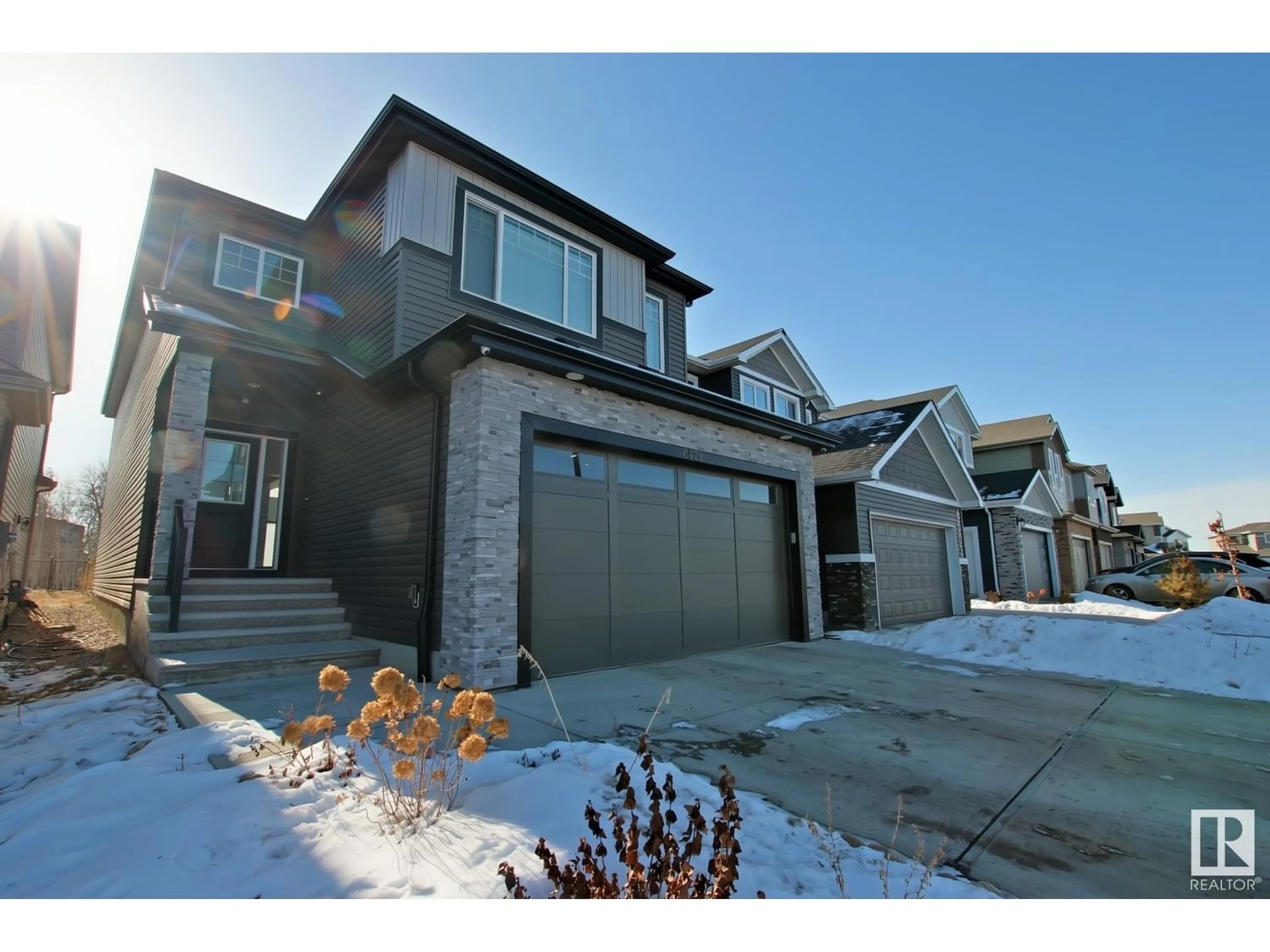 A pic from exterior of the house or condo for 6479 175 AV NW, Edmonton Alberta T5Y4A7