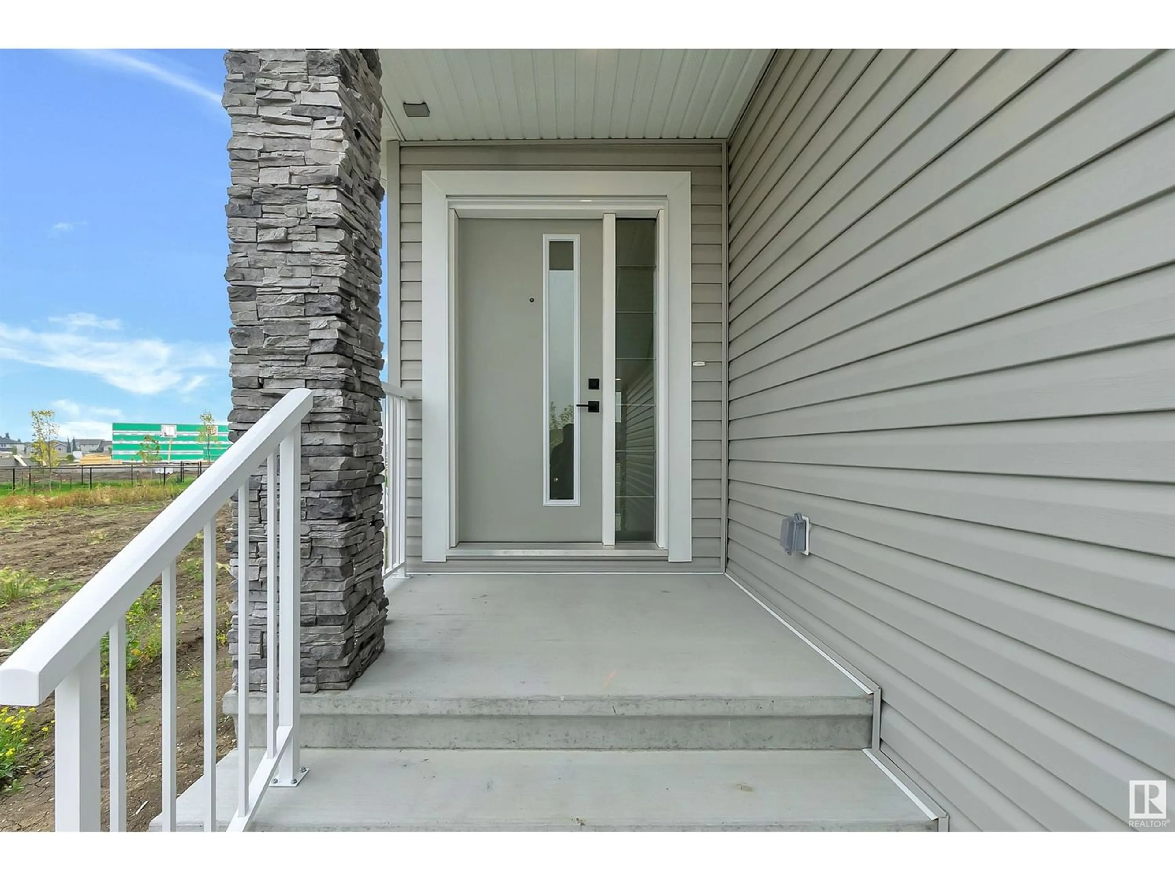 Indoor entryway for 122 ELLICE BN, Fort Saskatchewan Alberta T8L0E9