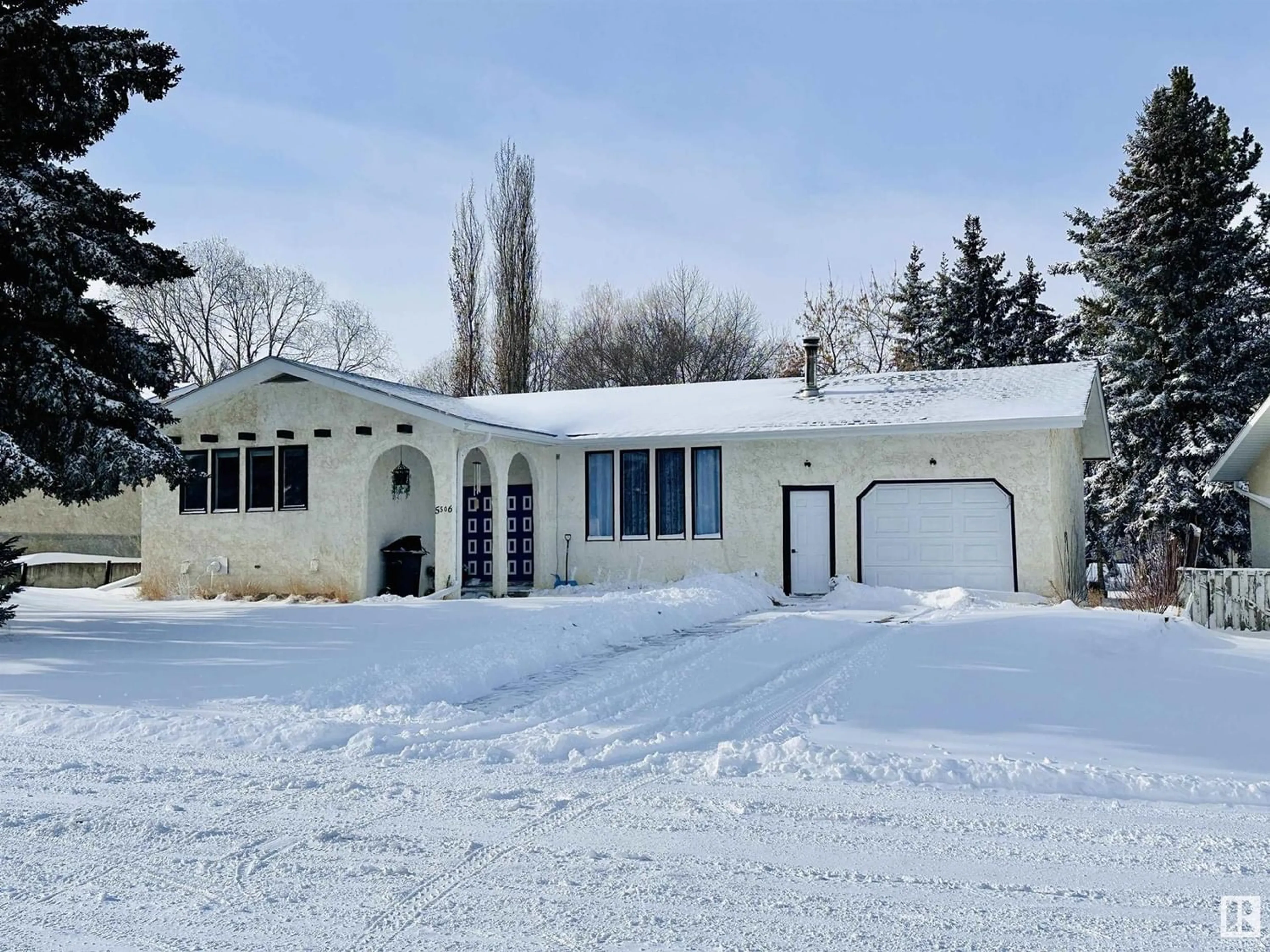 Frontside or backside of a home for 5506 44 ST, Drayton Valley Alberta T7A1B4