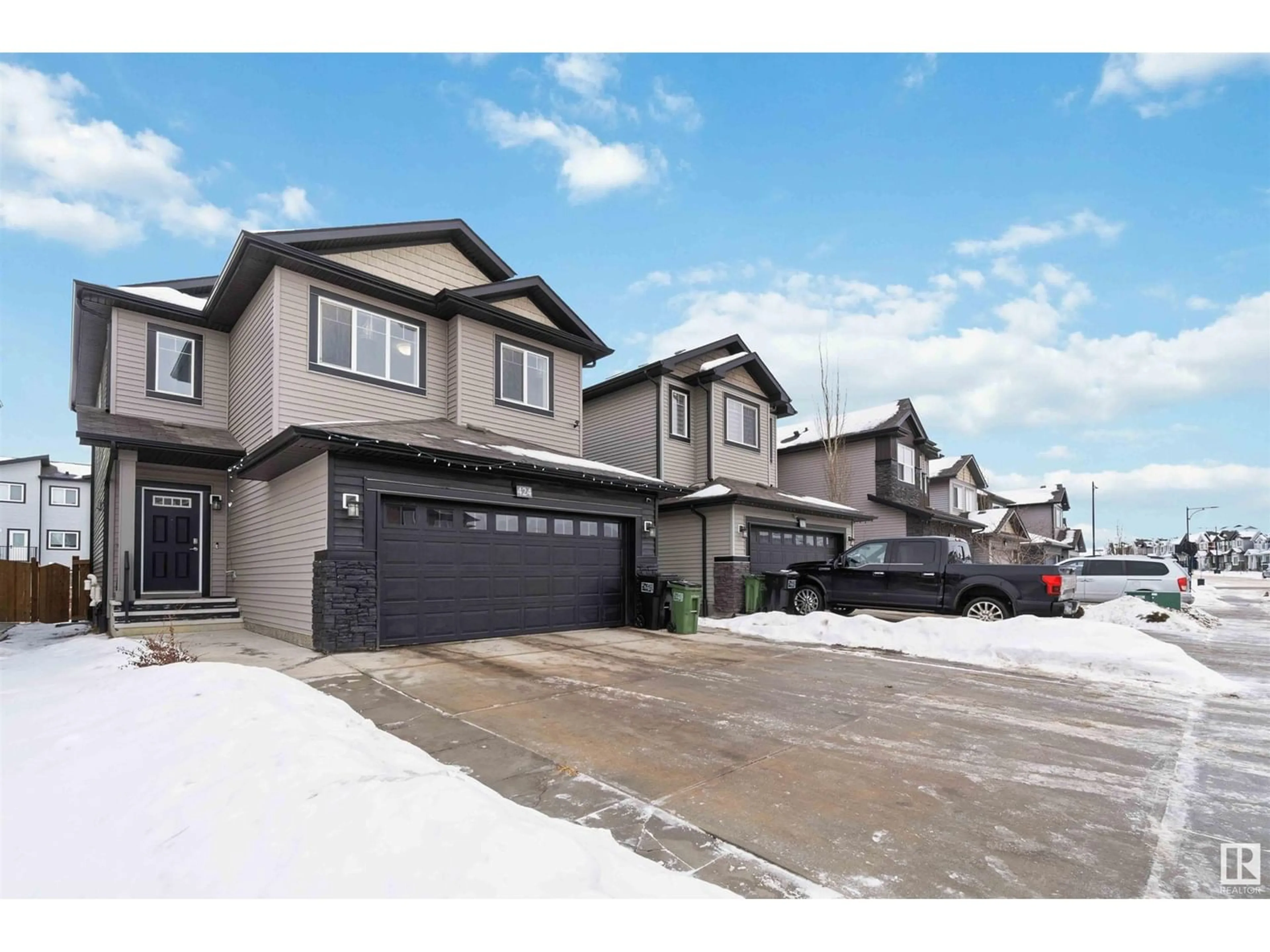 A pic from exterior of the house or condo for 424 42 AV NW, Edmonton Alberta T6T2G1