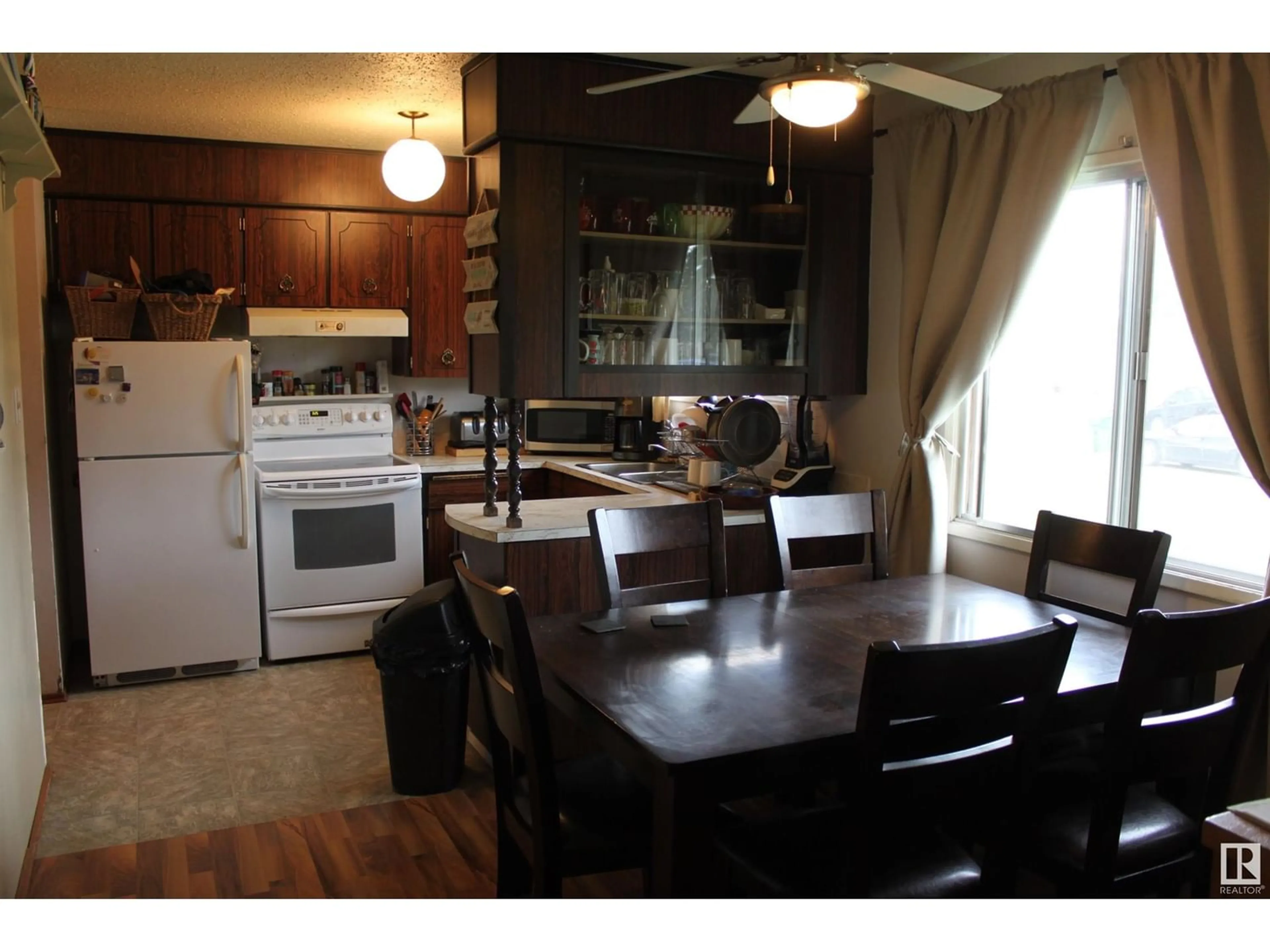 Dining room for 5207 53 AV, Tofield Alberta T0B4J0