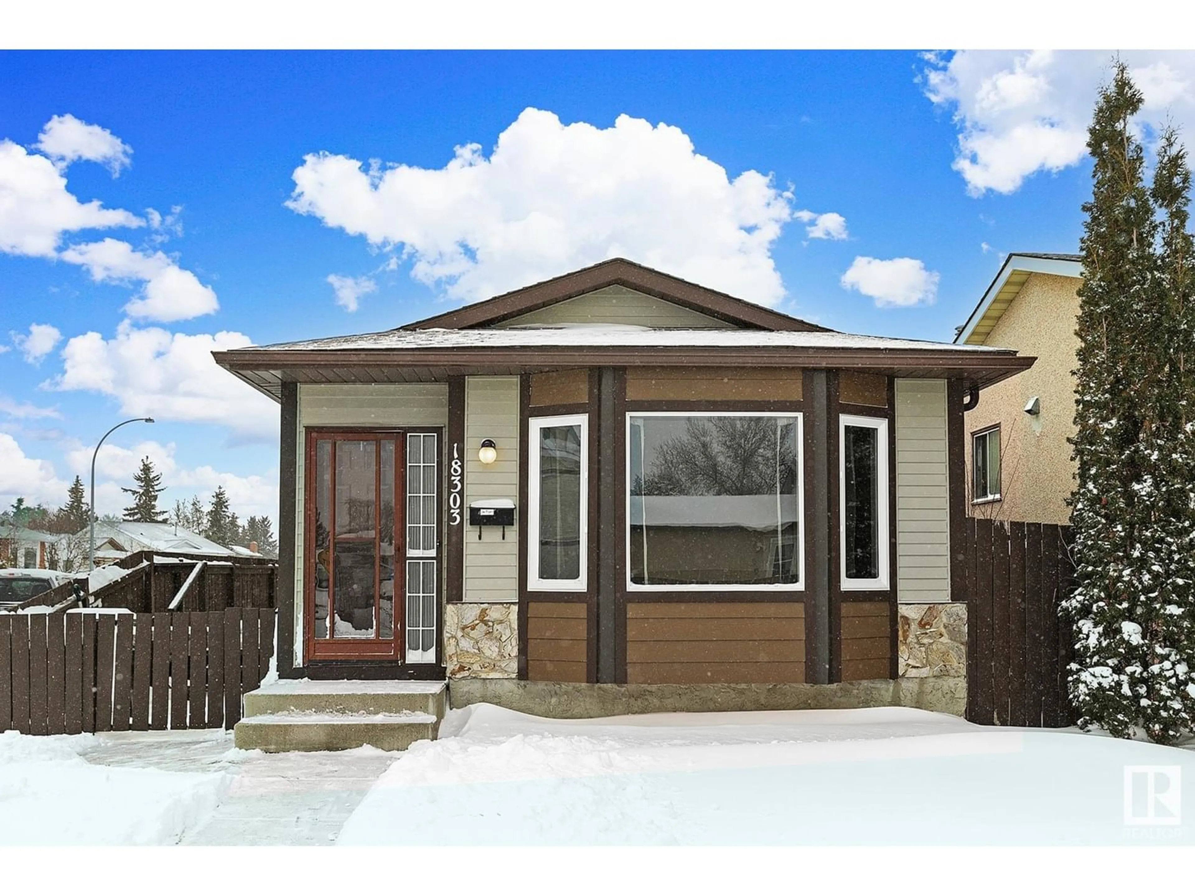 Home with vinyl exterior material for 18303 72 AV NW, Edmonton Alberta T5T3Z3