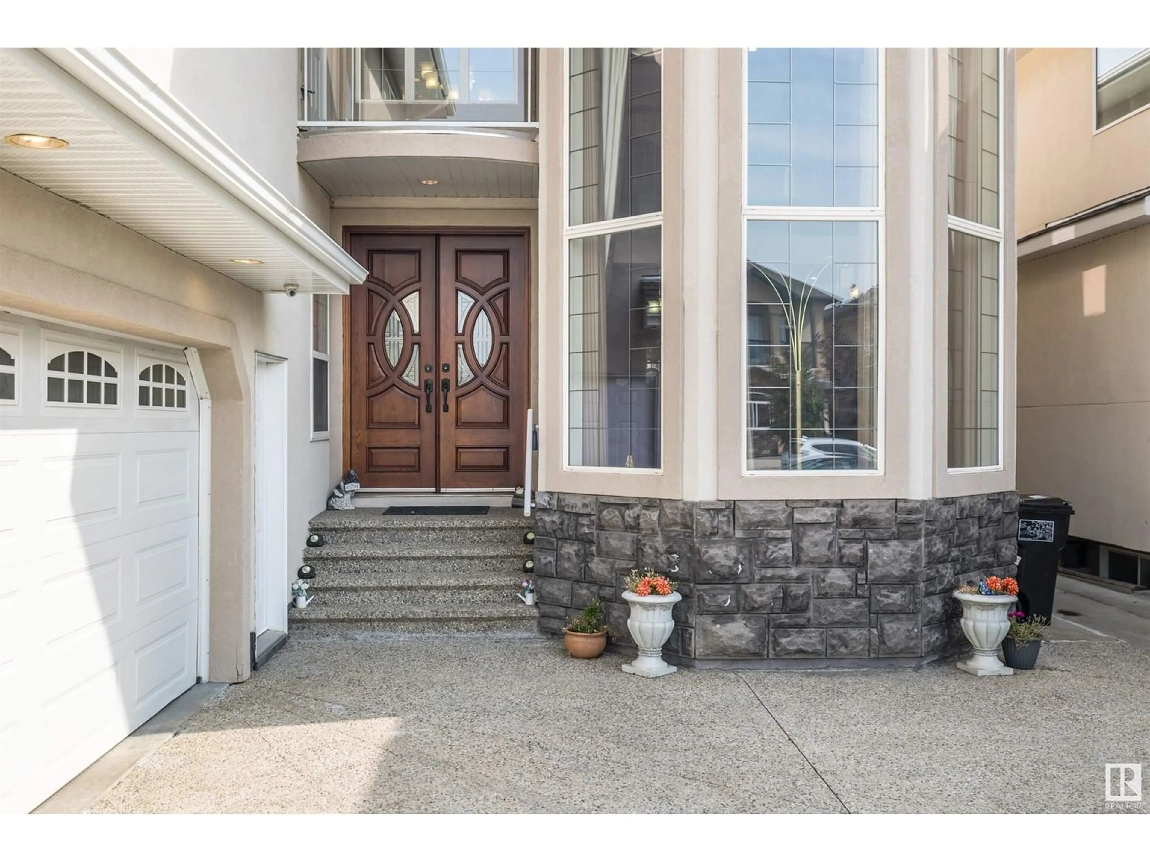 Indoor entryway, wood floors for 852 WILDWOOD CR NW, Edmonton Alberta T6T0M1