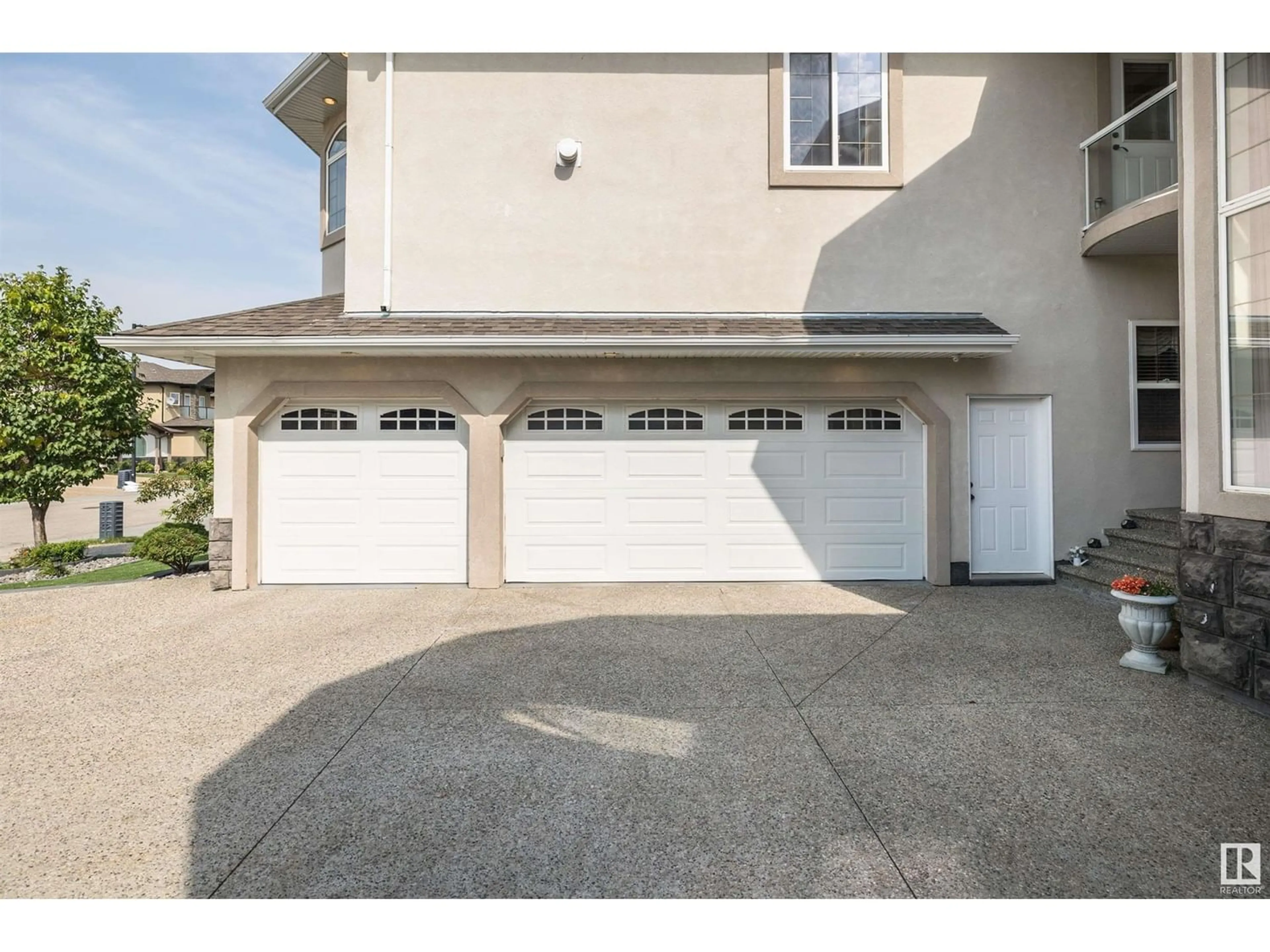 Indoor garage, cement floor for 852 WILDWOOD CR NW, Edmonton Alberta T6T0M1