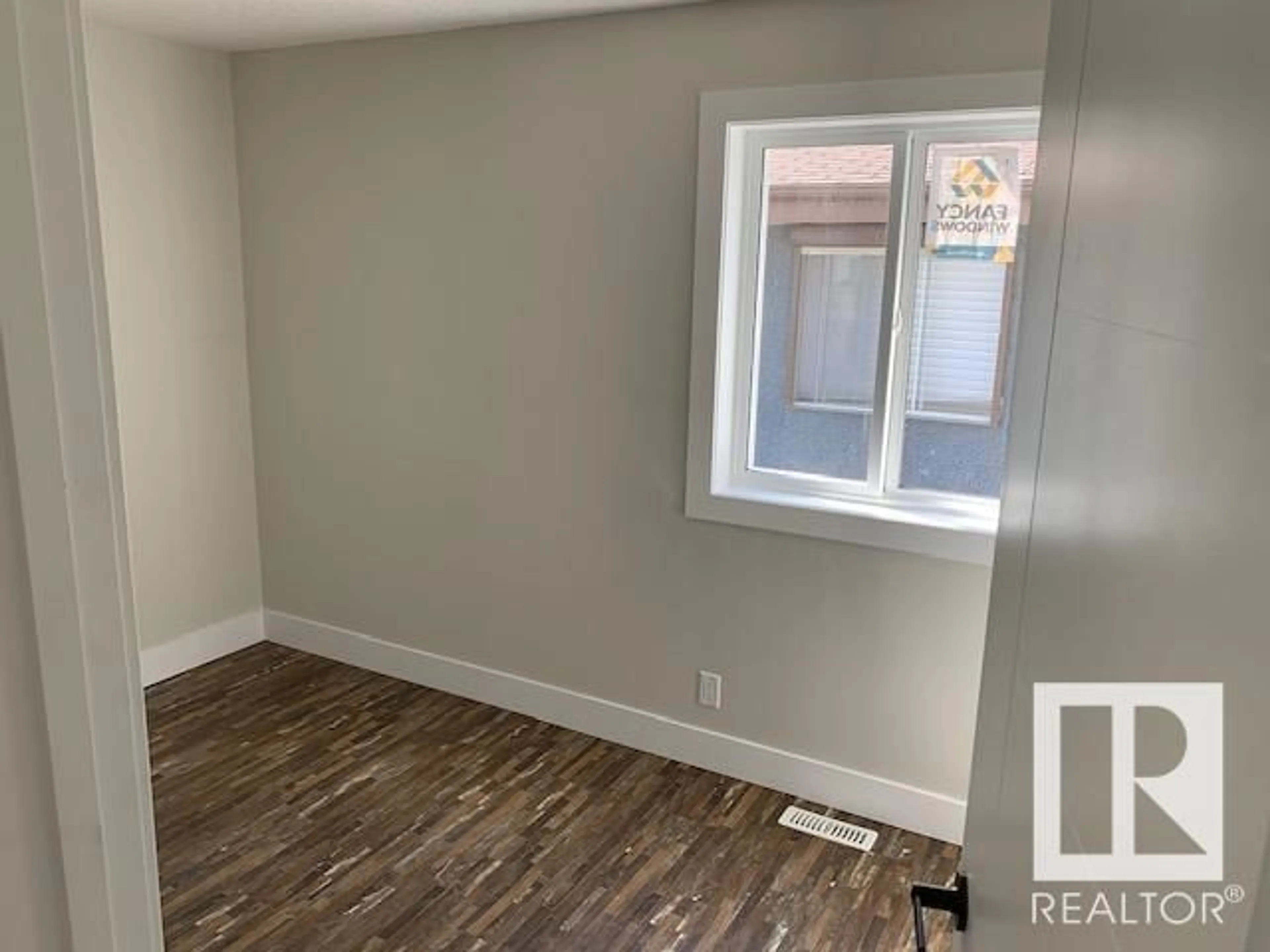 A pic of a room for 9105 83 AV NW, Edmonton Alberta T6C1B6