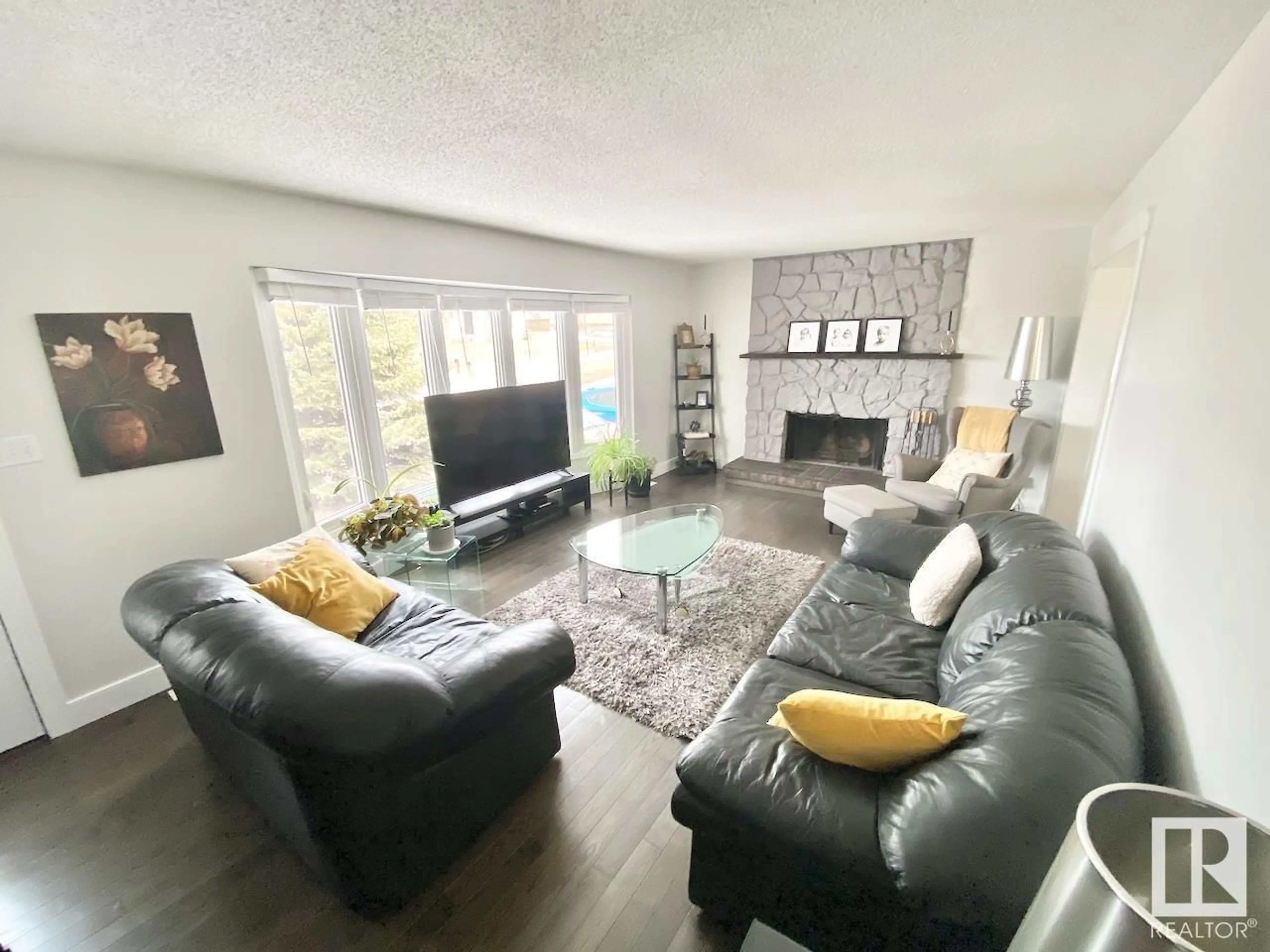 Living room for 5311 Willow DR S, Boyle Alberta T0A0M0