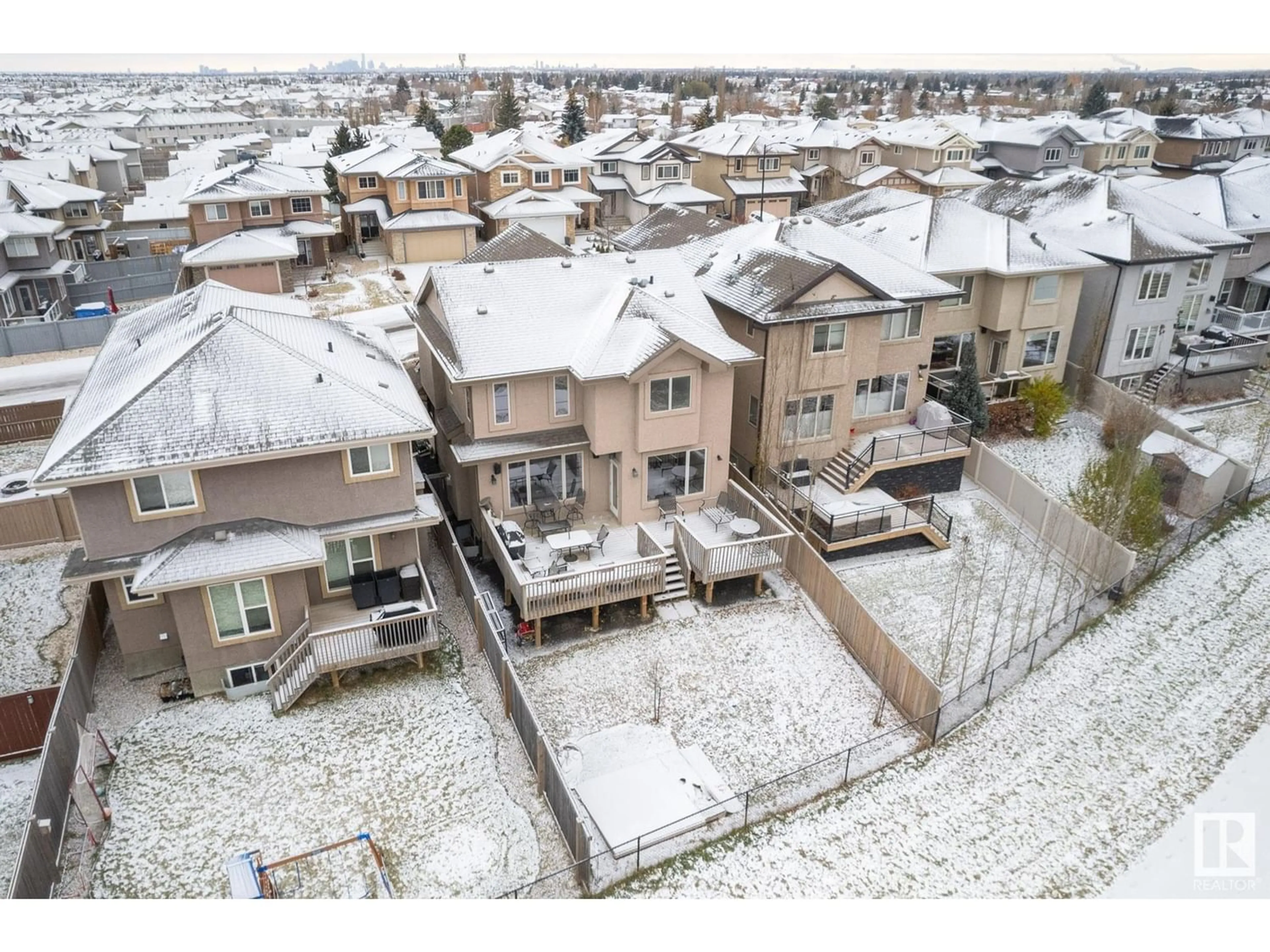 A pic from exterior of the house or condo for 8920 181 AV NW, Edmonton Alberta T5Z0J5