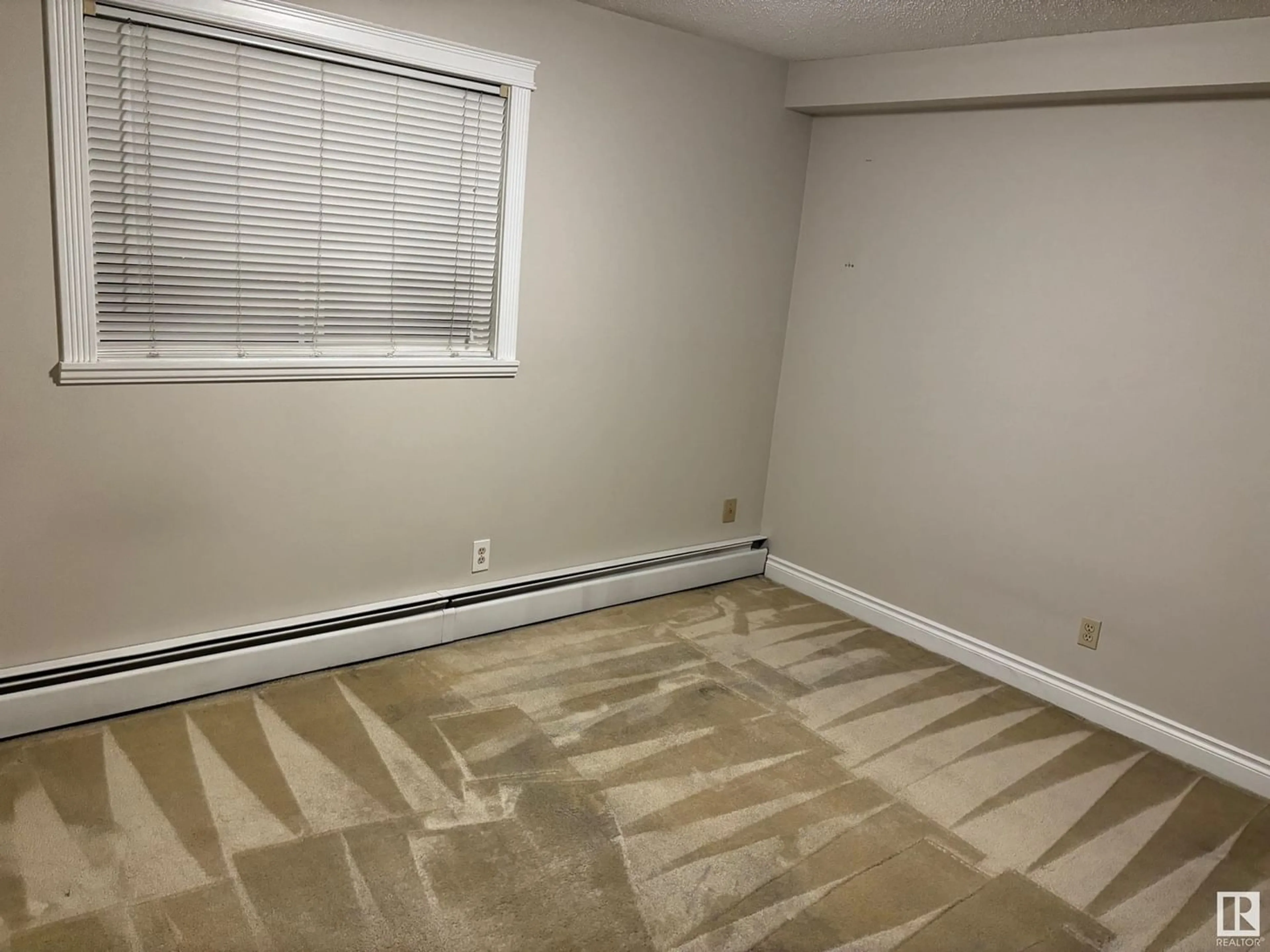 A pic of a room for #206 10520 80 AV NW, Edmonton Alberta T6E1V3