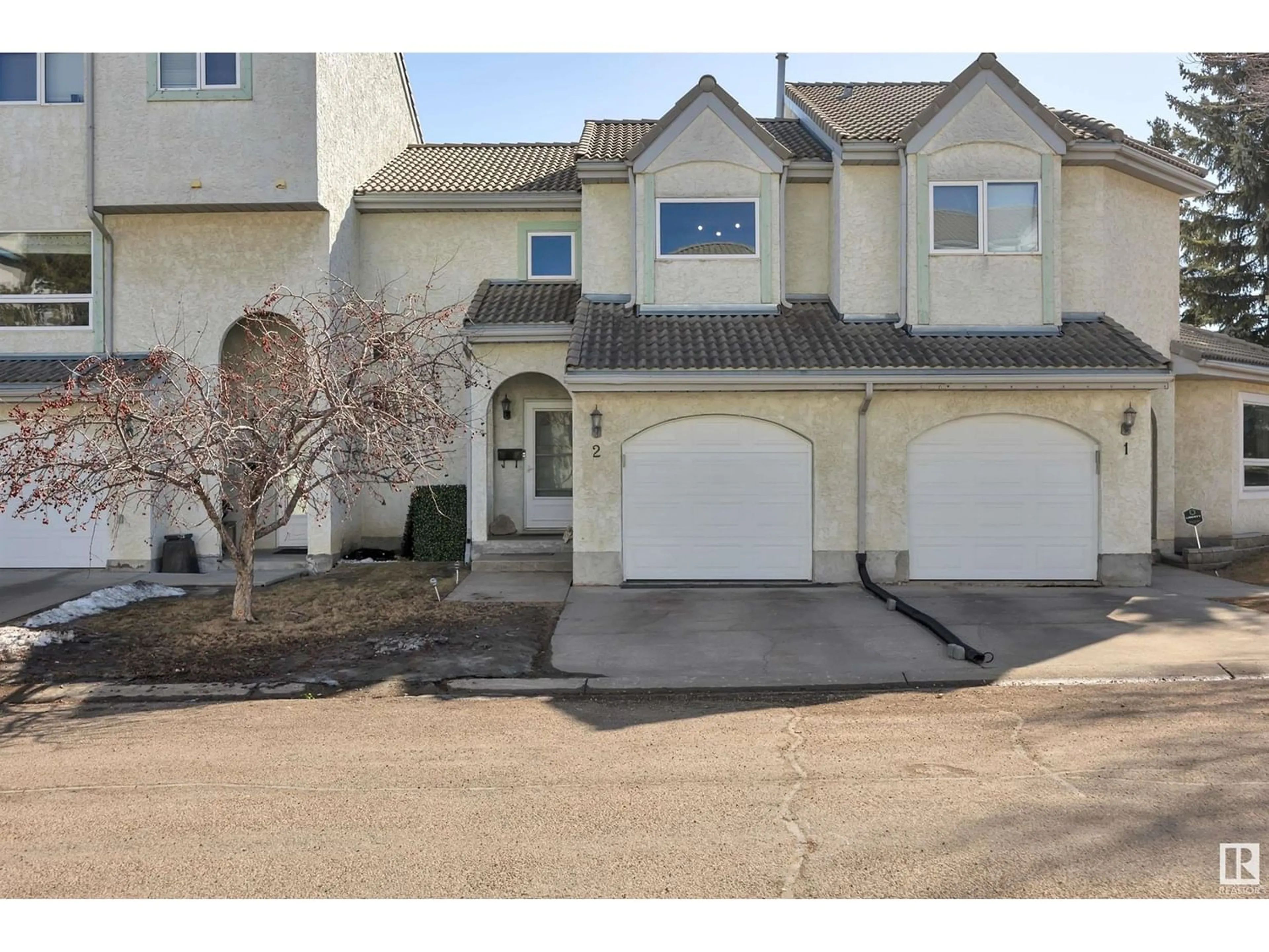 A pic from exterior of the house or condo for #2 9505 176 ST NW, Edmonton Alberta T5T5Z4